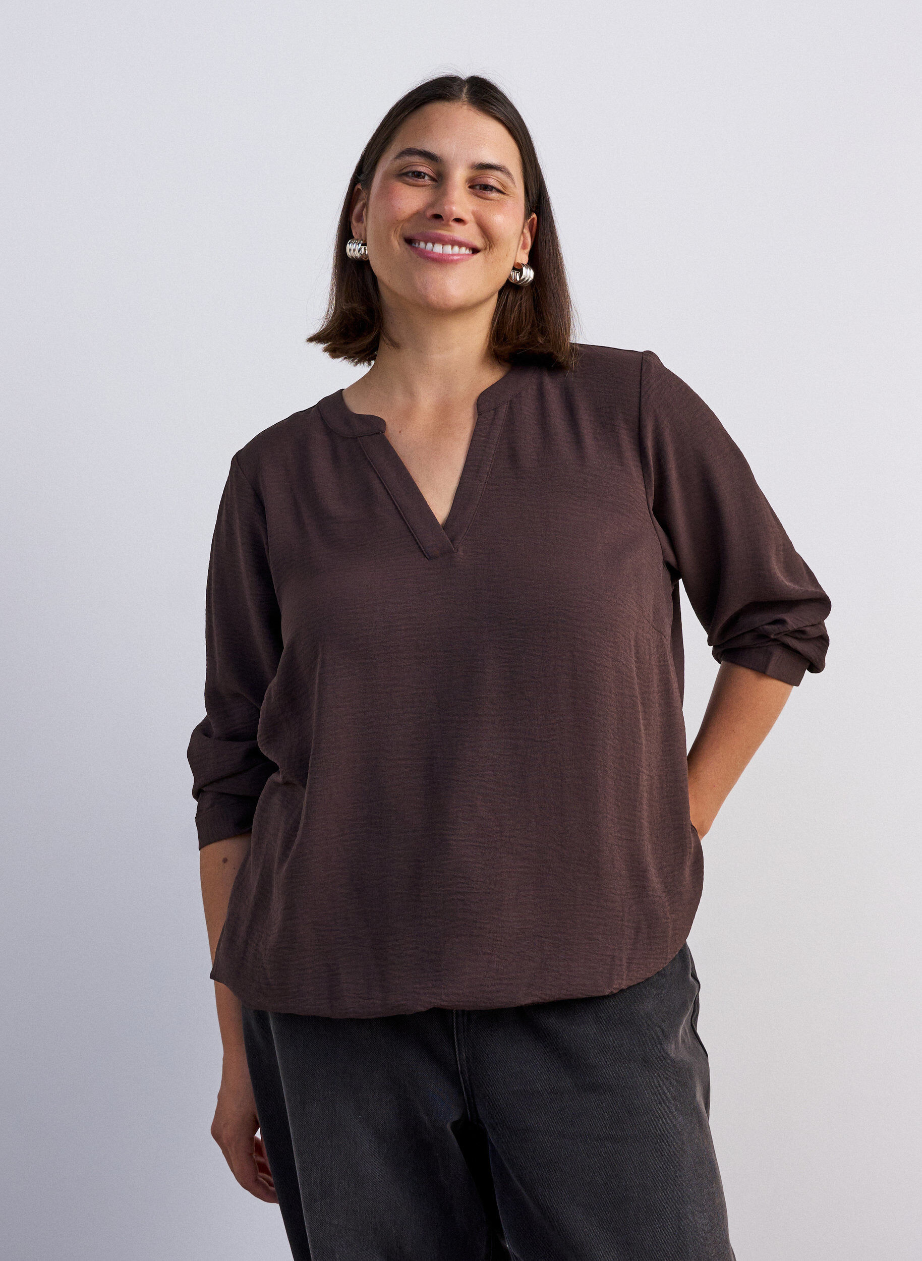 ZizziBlouse met ballonsilhouet en V-hals, Bruin, Model image number 0