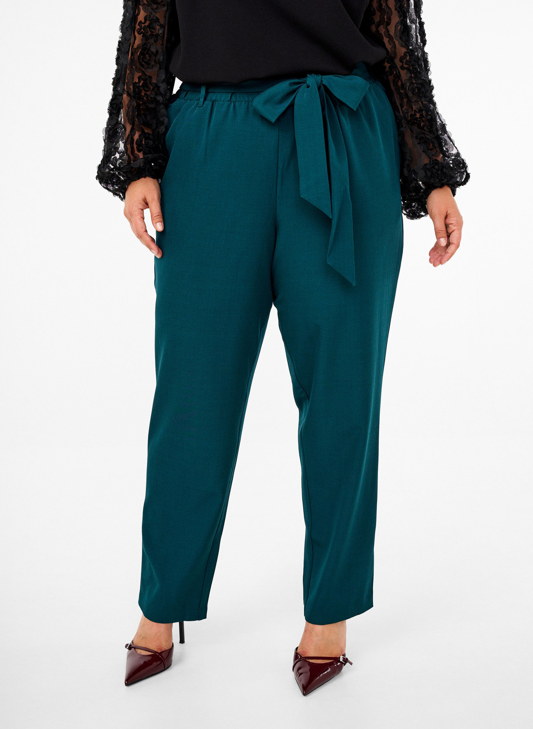 Zizzi High-waist broek met ruches en een strikriem, Sea Moss Melange, Model image number 2
