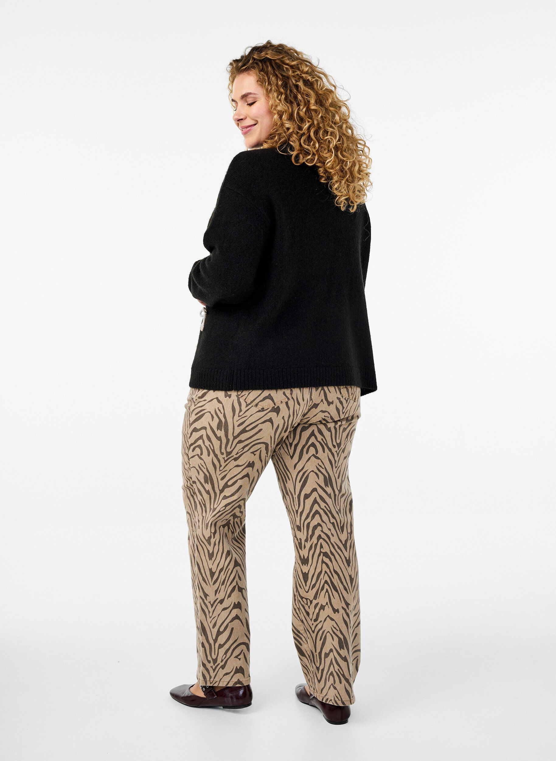 Zizzi Straight-fit jeans met zebraprint, Bruin, Model image number 1