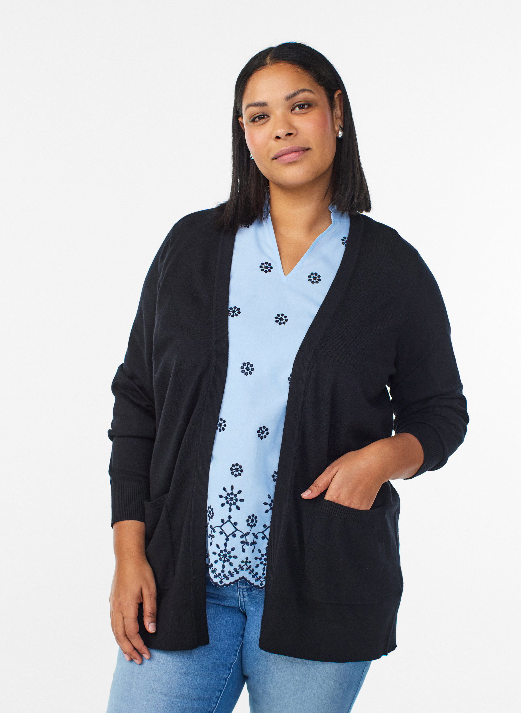 Zizzi Lange open knit vest met zakken, Zwart, Model image number 0