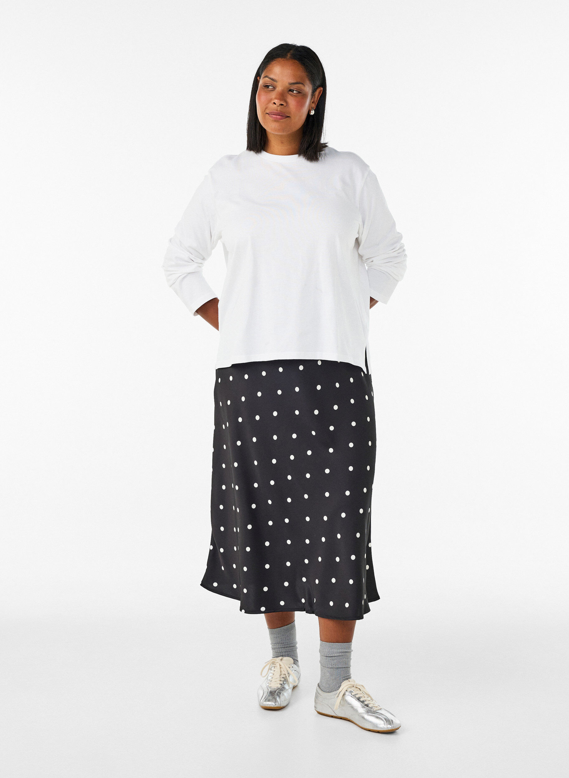 Satijnen midi rok, Zwart, Model