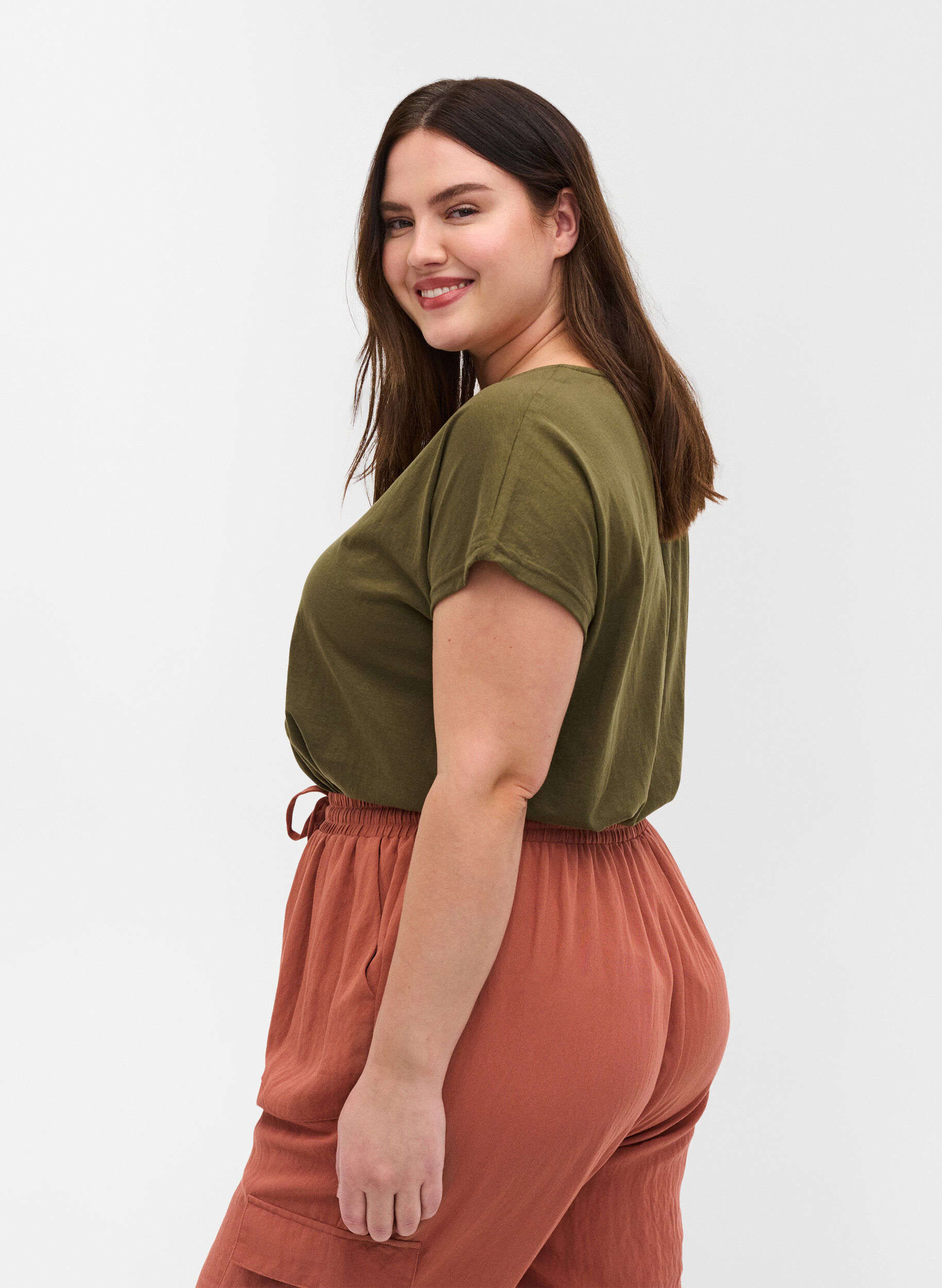 Zizzi T-shirt met mix van katoen, Ivy Green, Model image number 2