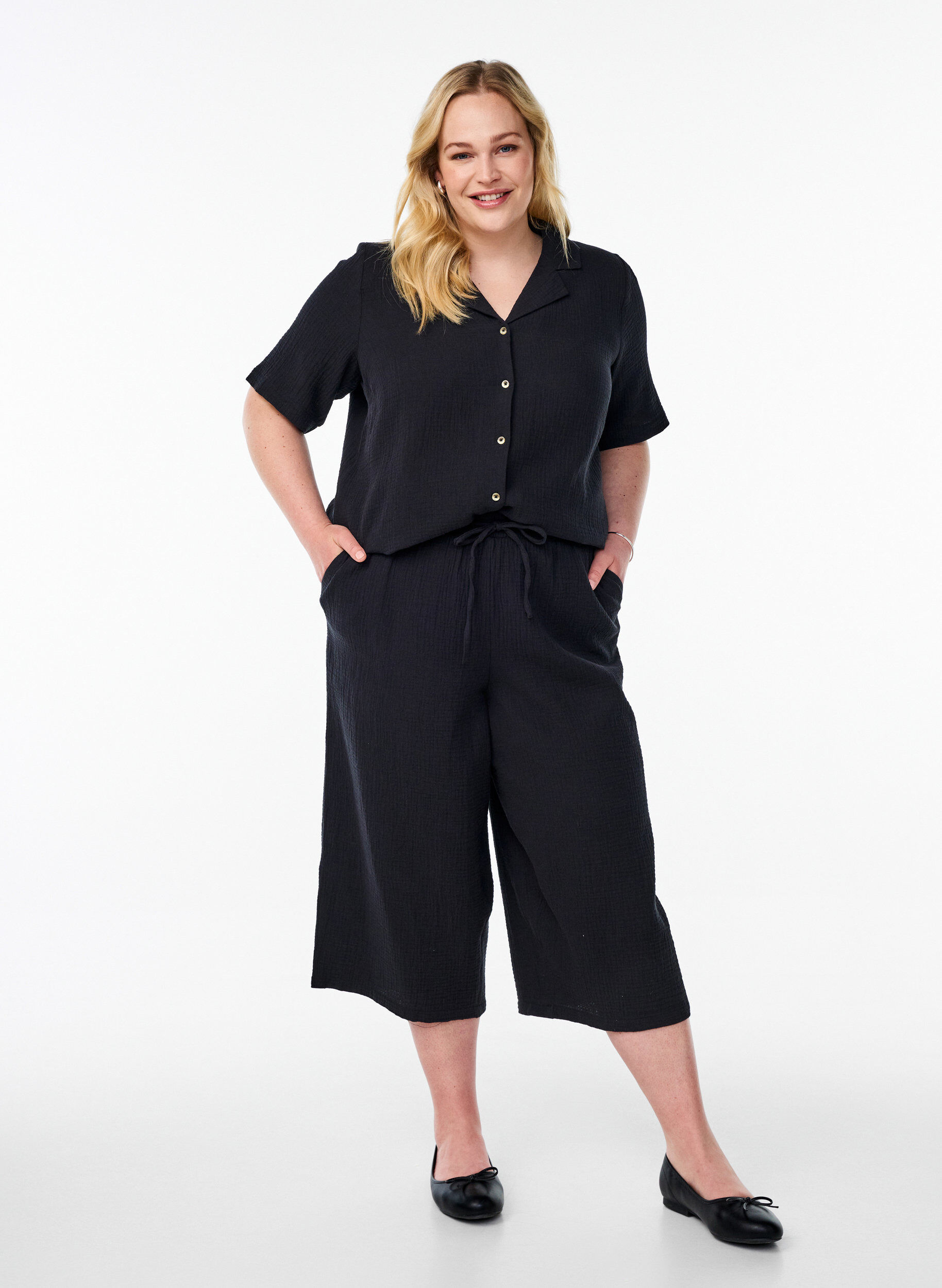 Zizzi Culotte broek met een hoge taille, Zwart, Model image number 0