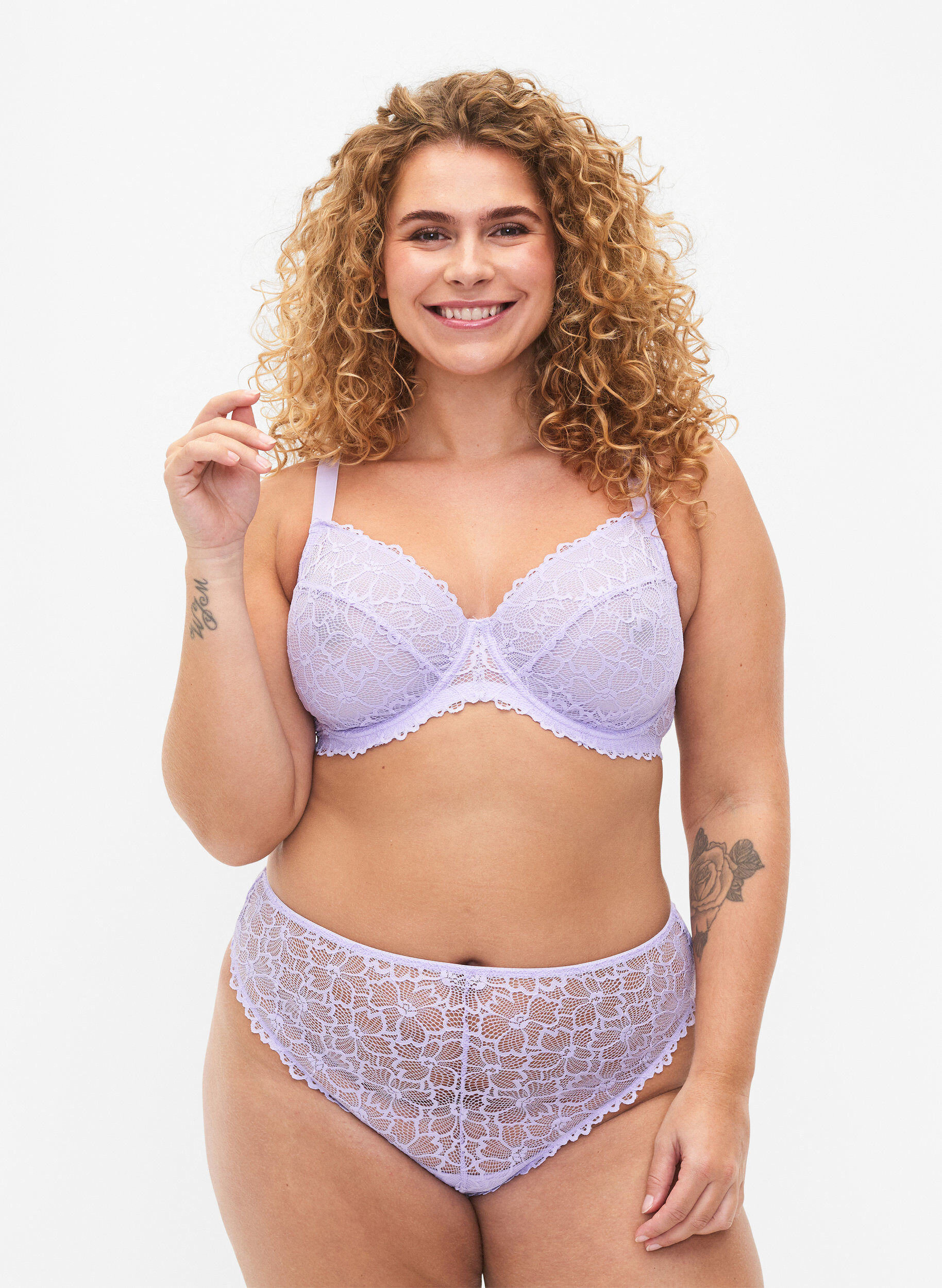 Zizzi String van gebloemde kant met normale taille, Paars, Model image number 0