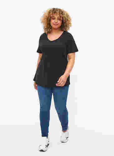 Basic t-shirt in effen kleur met katoen, Black, Model image number 2