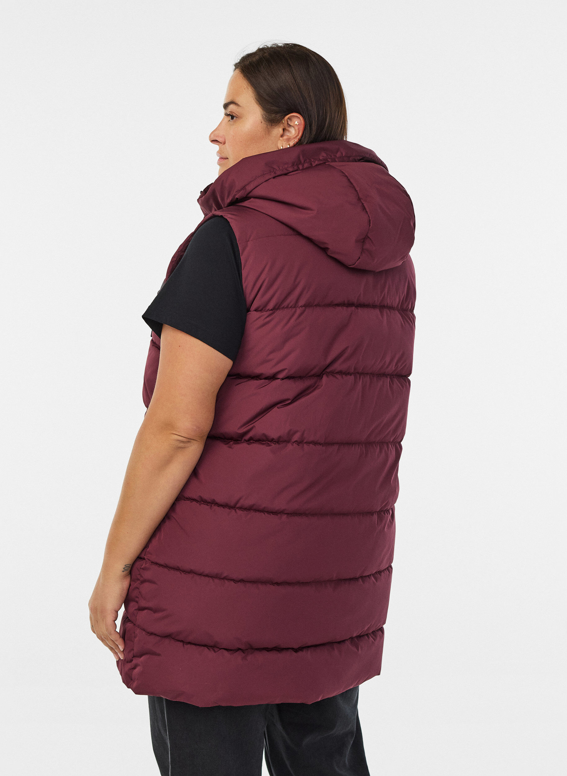 Zizzi Lange vest met capuchon en zakken, Rood, Model image number 2