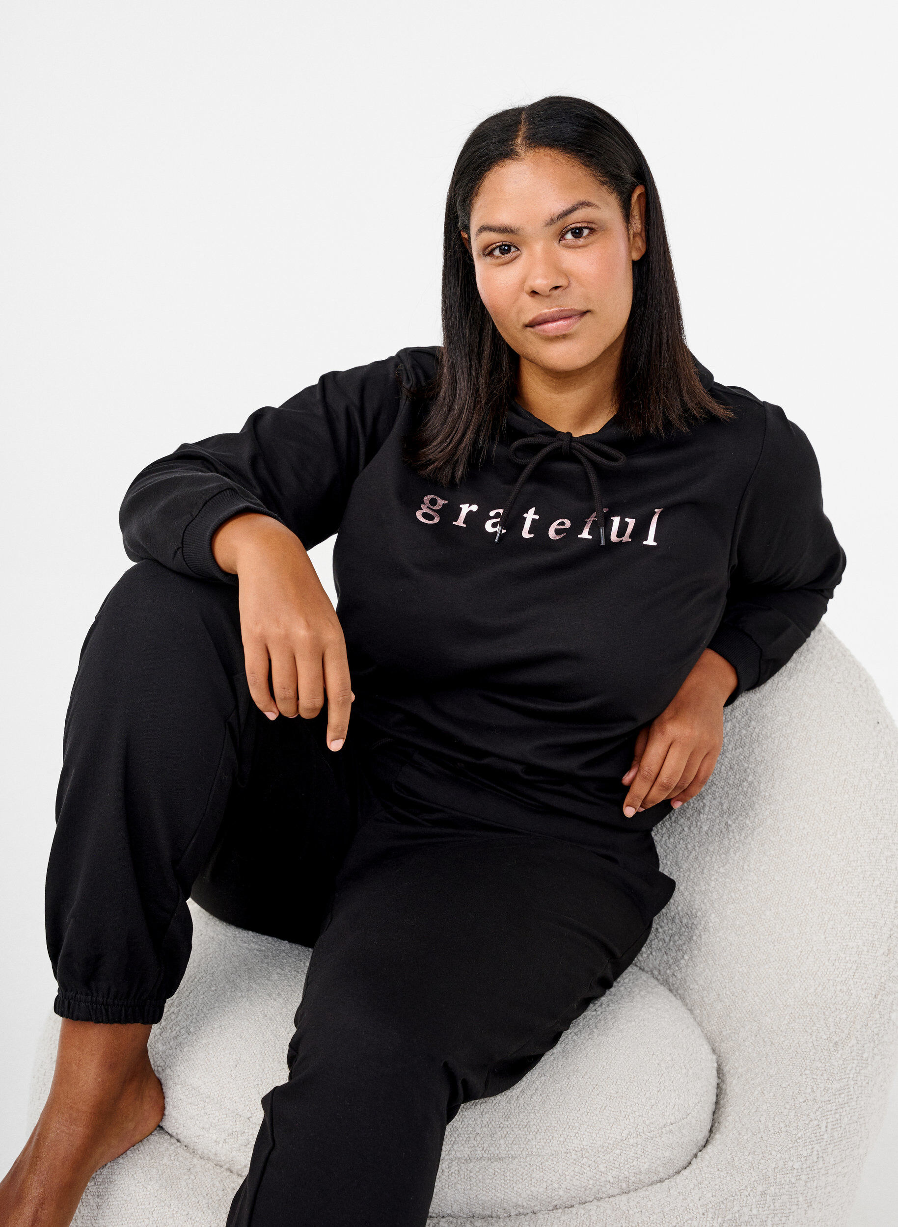 Zizzi Sweater met capuchon en print, Zwart, Image image number 0