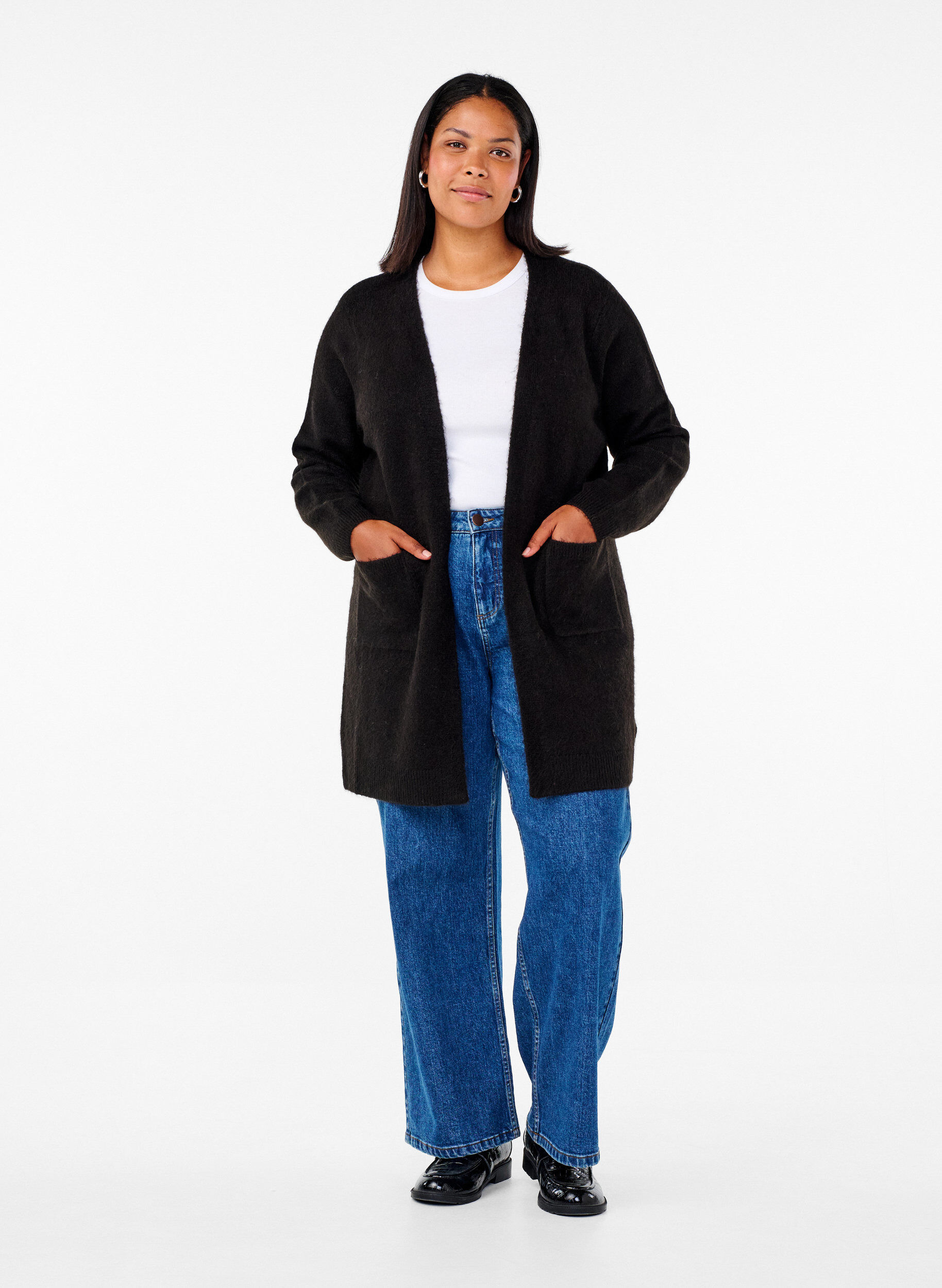 Zizzi Lange gebreide kleding vest met zakken, Zwart, Model image number 1