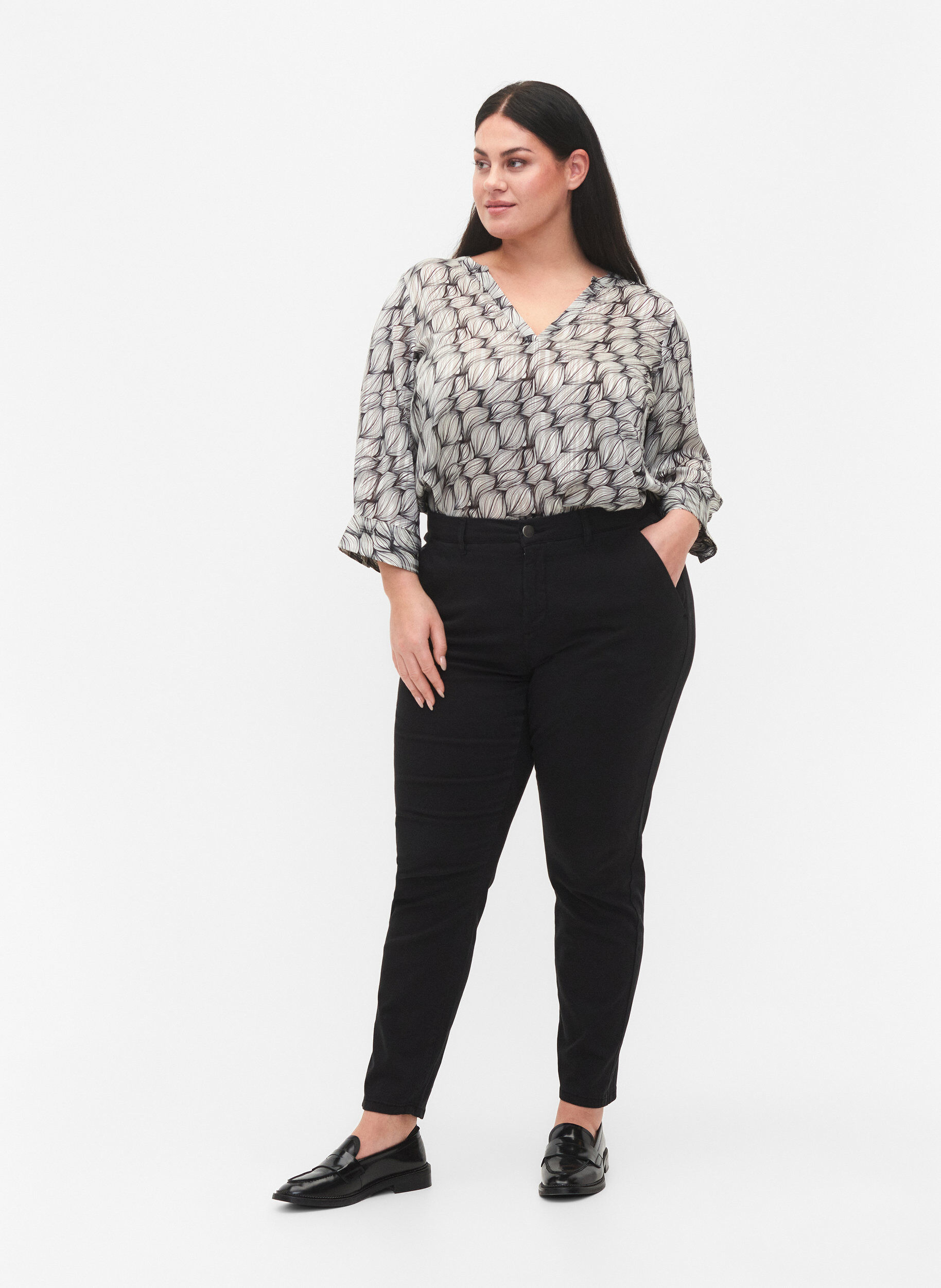 Zizzi Chino's in katoen, Black, Model image number 0