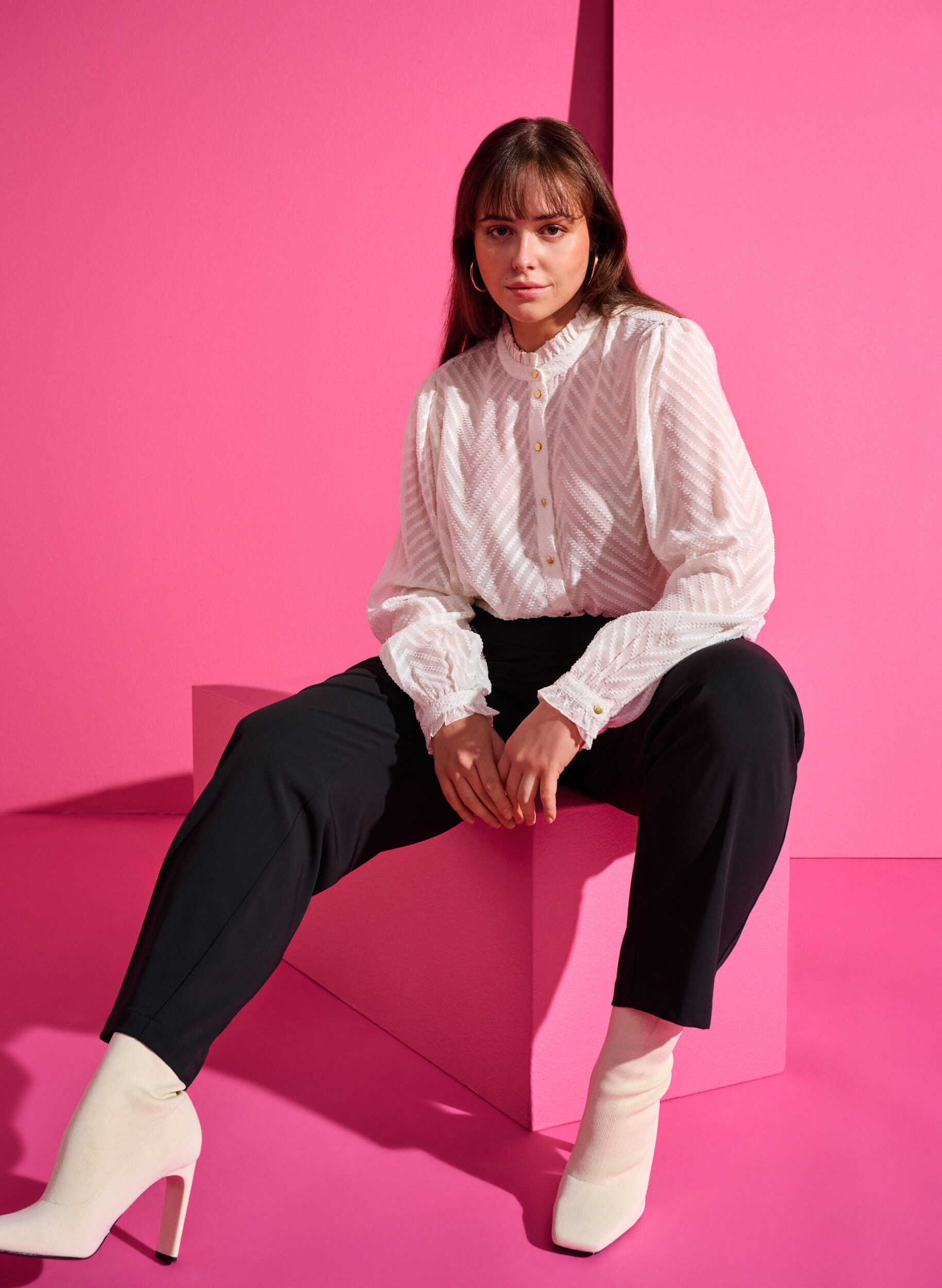 Zizzi Shirtblouse met ruches en gedessineerde textuur, Snow White, Image image number 0