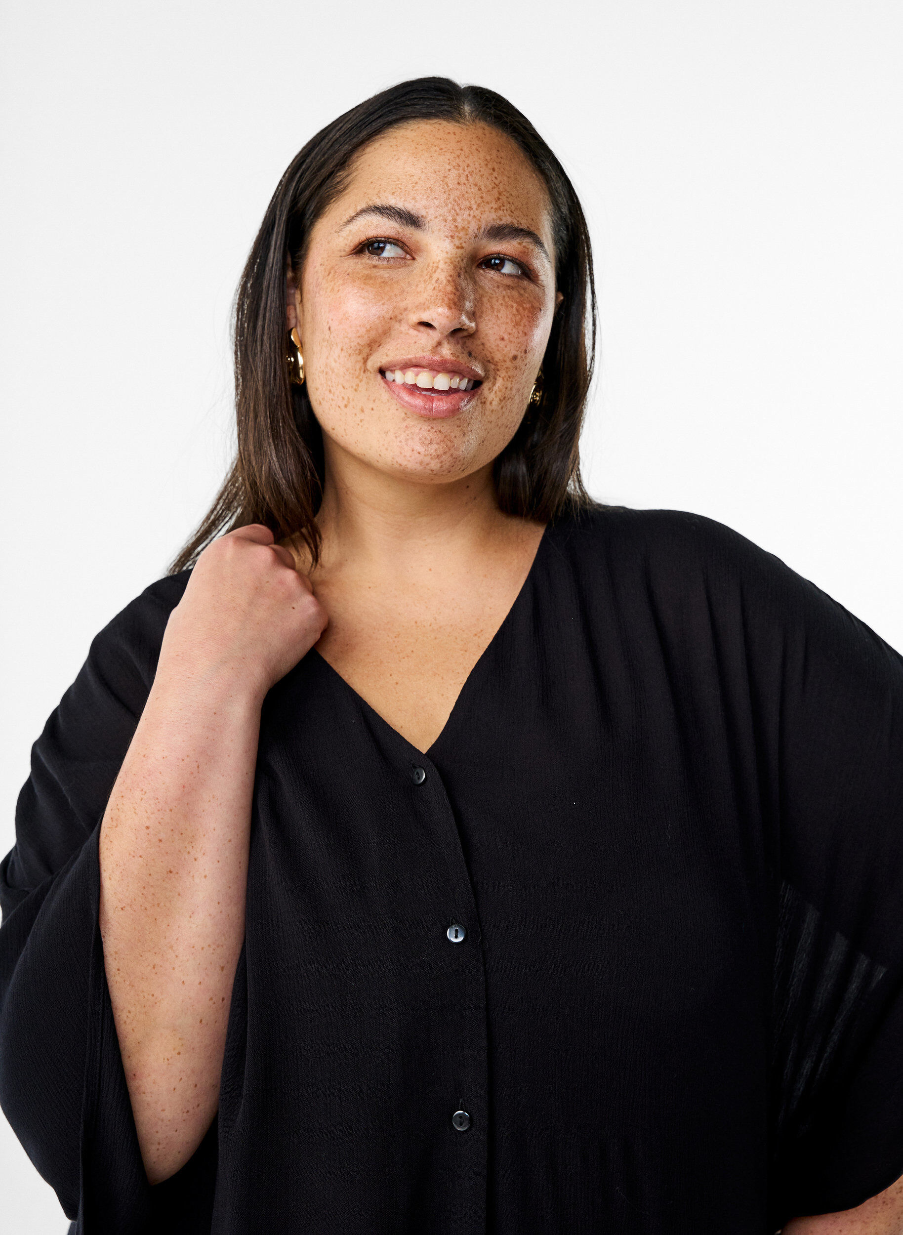 Zizzi Kaftan strandjurk met knopen, Zwart, Model image number 2