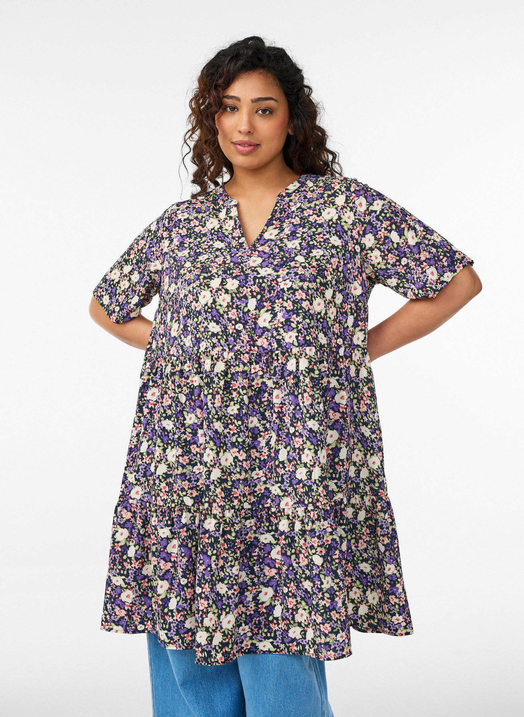 Zizzi Jurk met korte mouwen, A-lijn en snijlijnen, Paars, Model image number 0