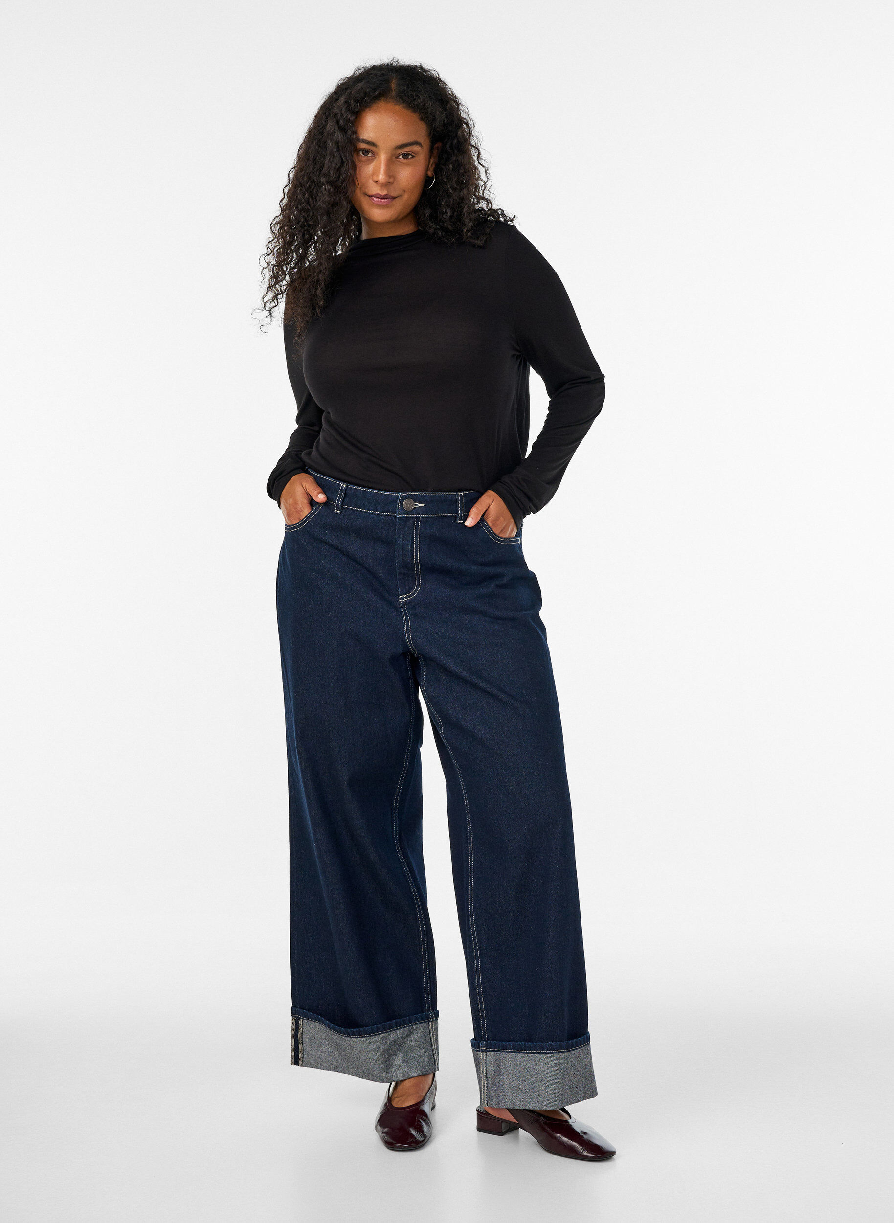 ZizziBlouse met hoge hals in viscose jersey, Zwart, Model image number 1