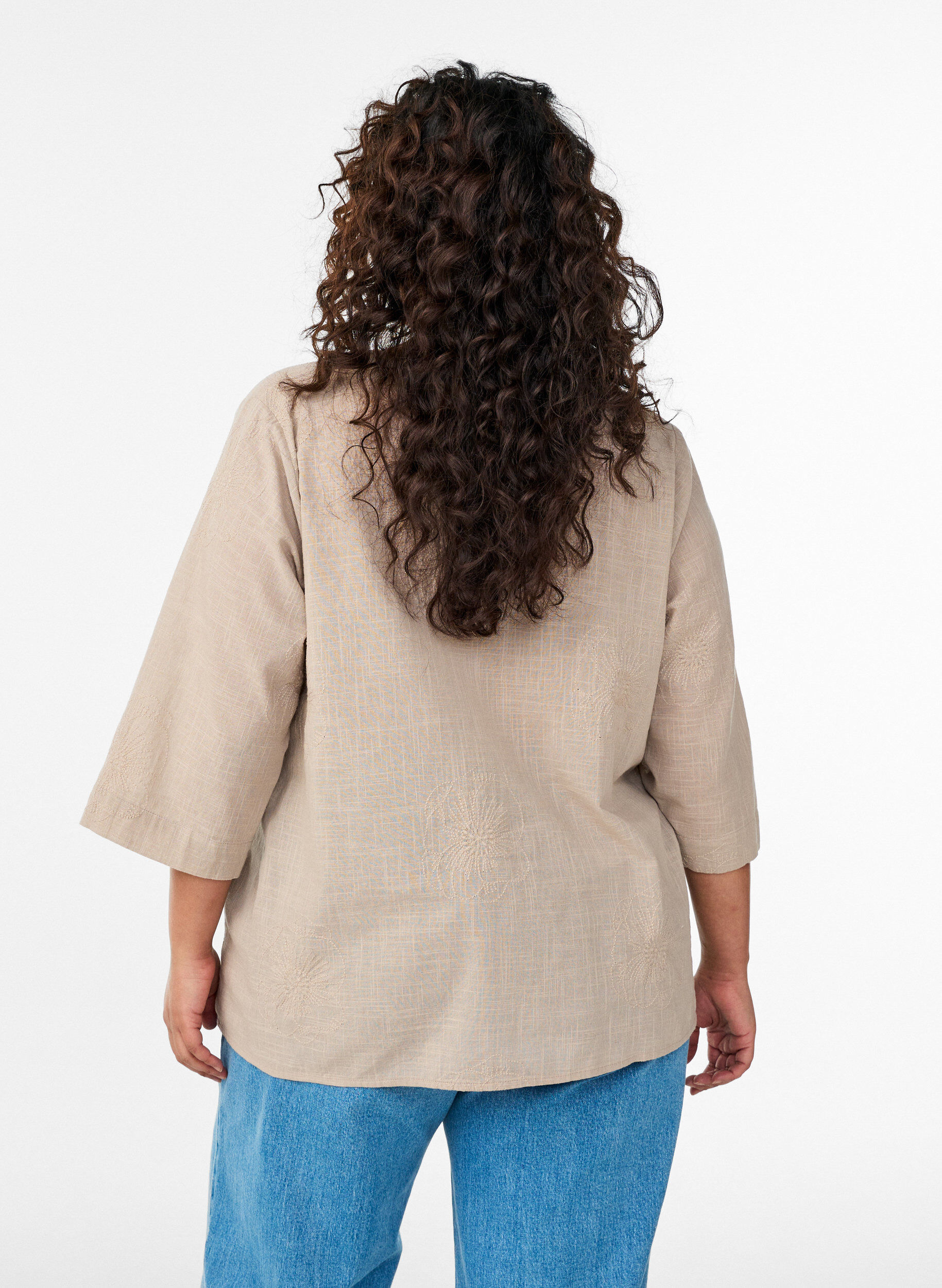 Zizzi Katoenen blouse met geborduurde details en 3/4 mouwen, Beige, Model image number 2