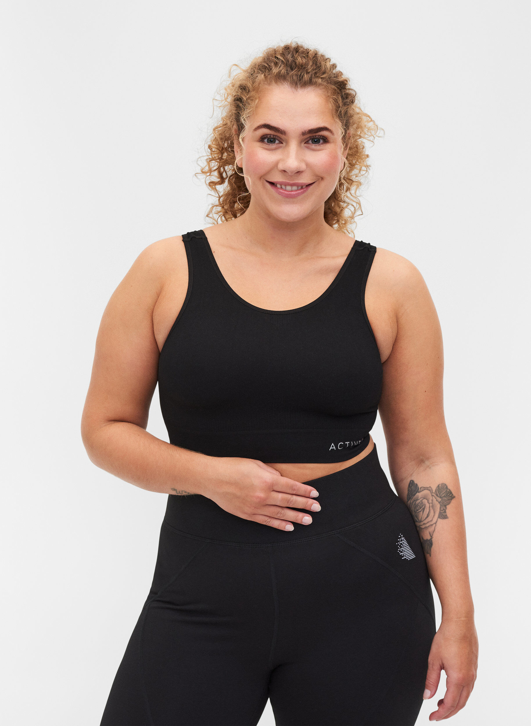 Zizzi Sport-bh met gekruiste rug en effen kleur, Black, Model image number 0