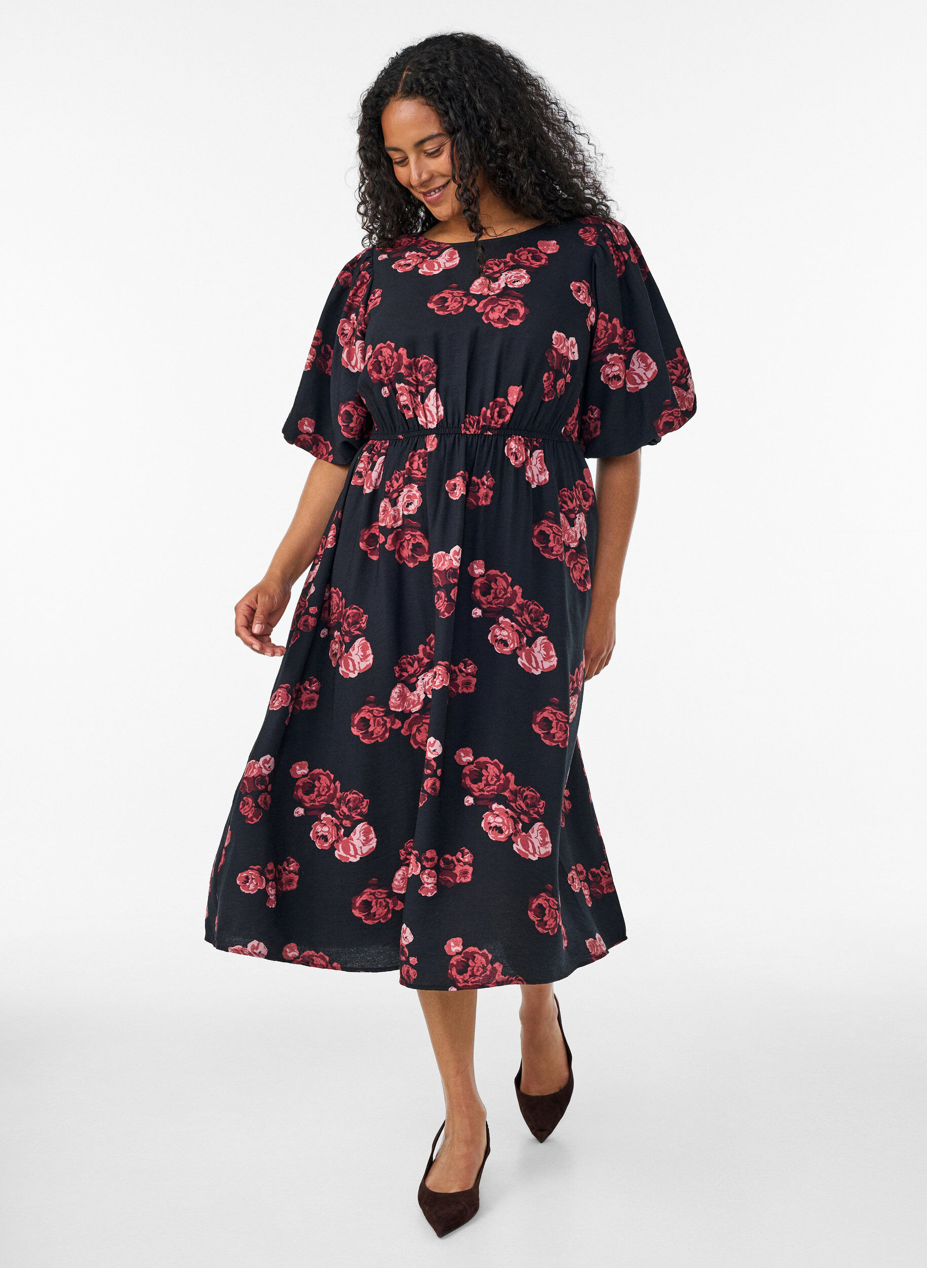 Midi-jurk met rozenprint en korte ballonmouwen, Zwart, Model