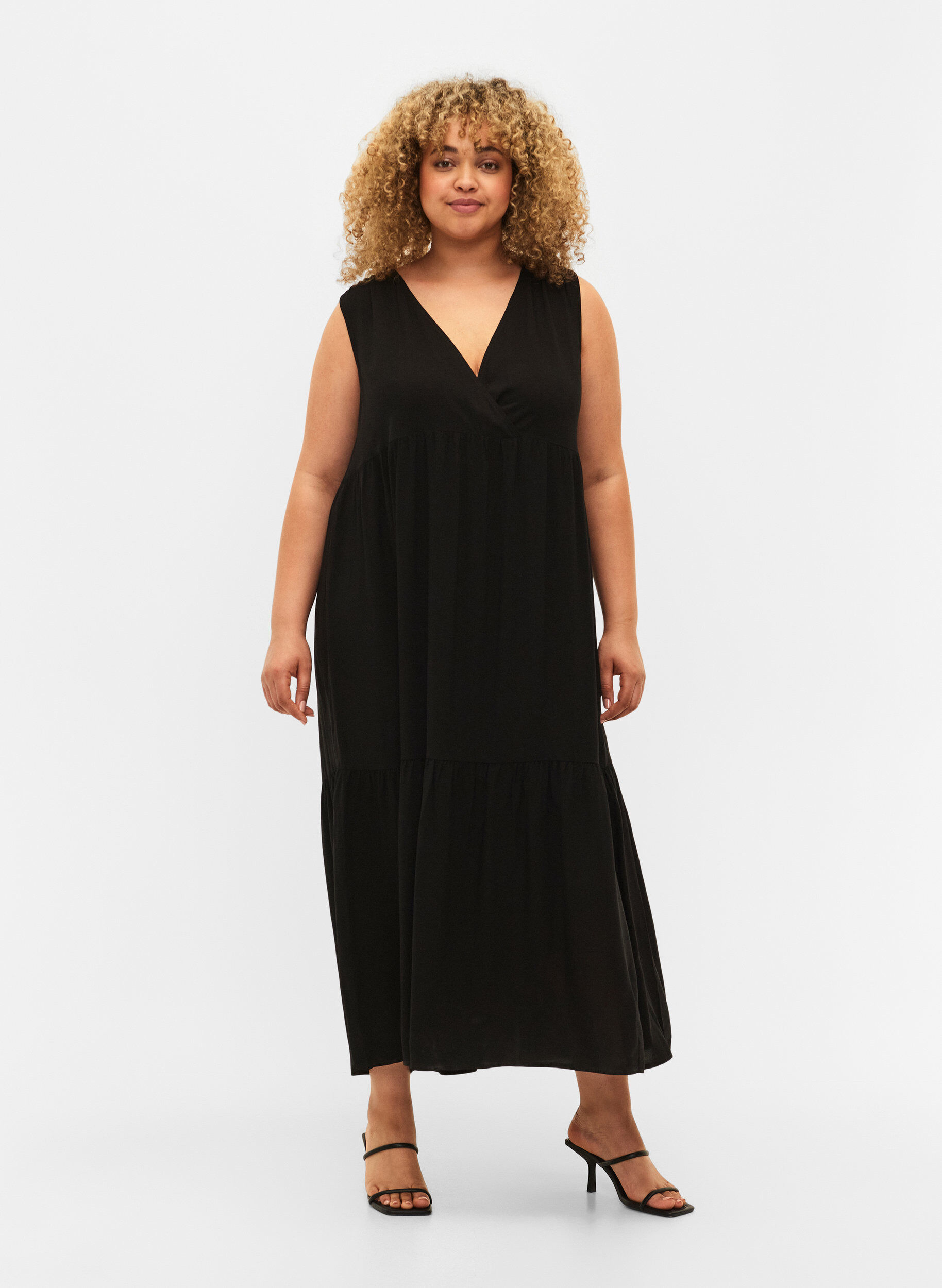 Zizzi Mouwloze maxi-jurk van viscose, Black, Model image number 0