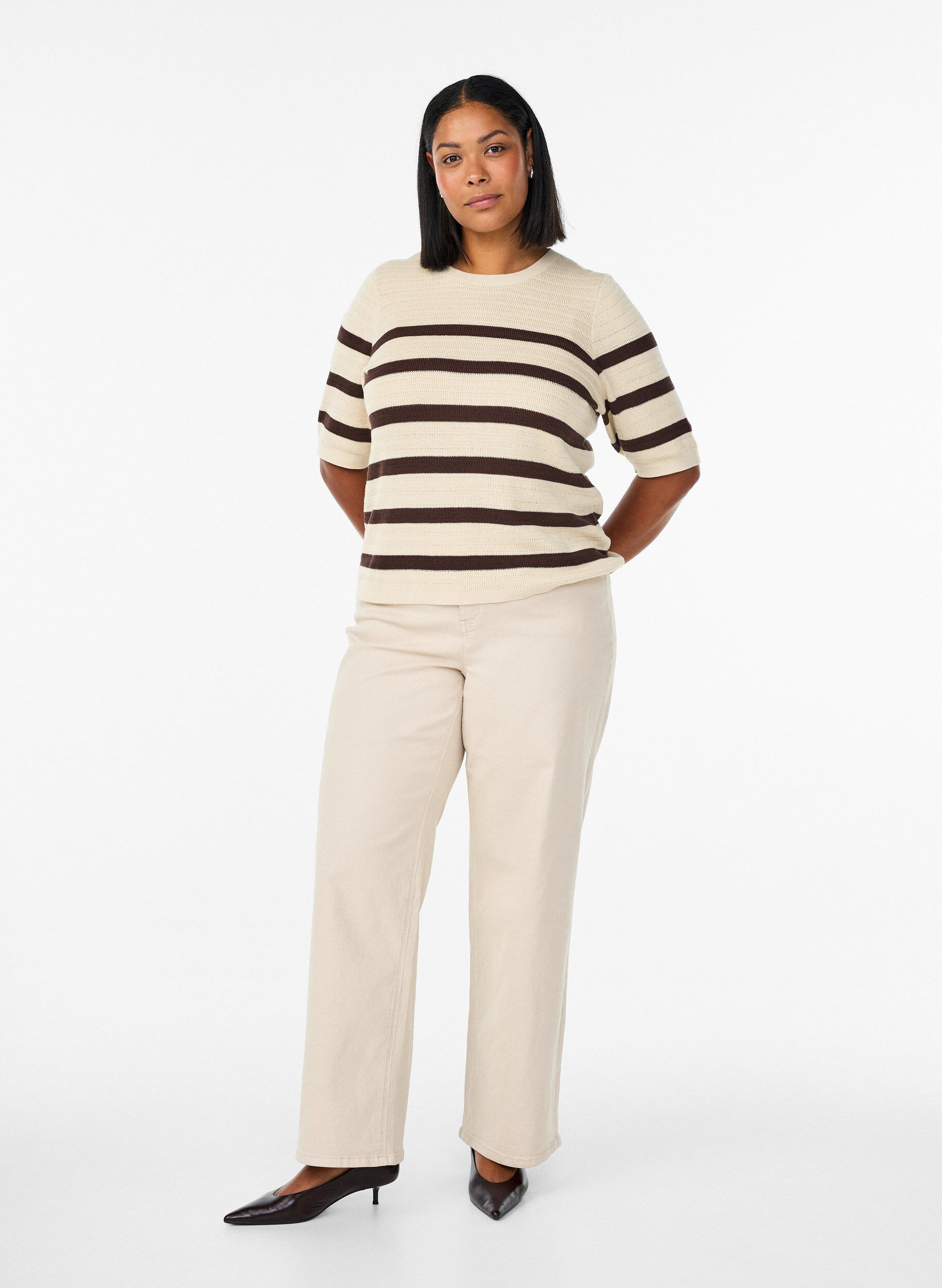 Zizzi Gebreide blouse met strepen en korte mouwen, Vanille, Model image number 1