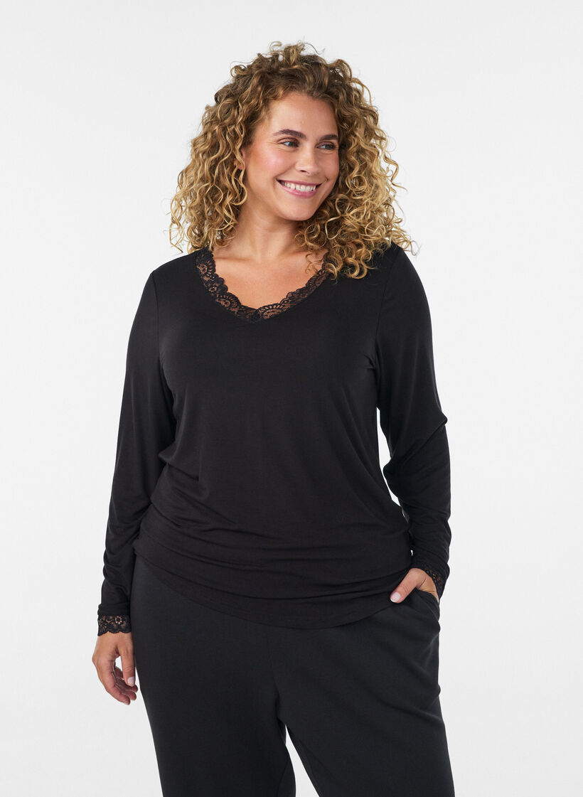 Viscose blouse met kanten afwerking en V-hals, Zwart, Model image number 0