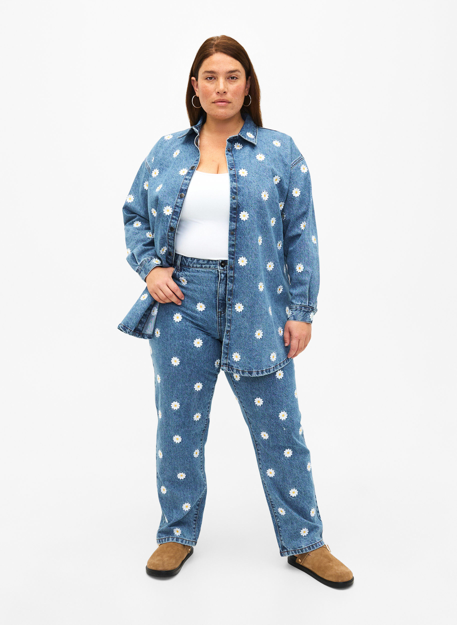 Zizzi Gemma jeans met hoge taille en madeliefjes, Blauw, Model image number 0