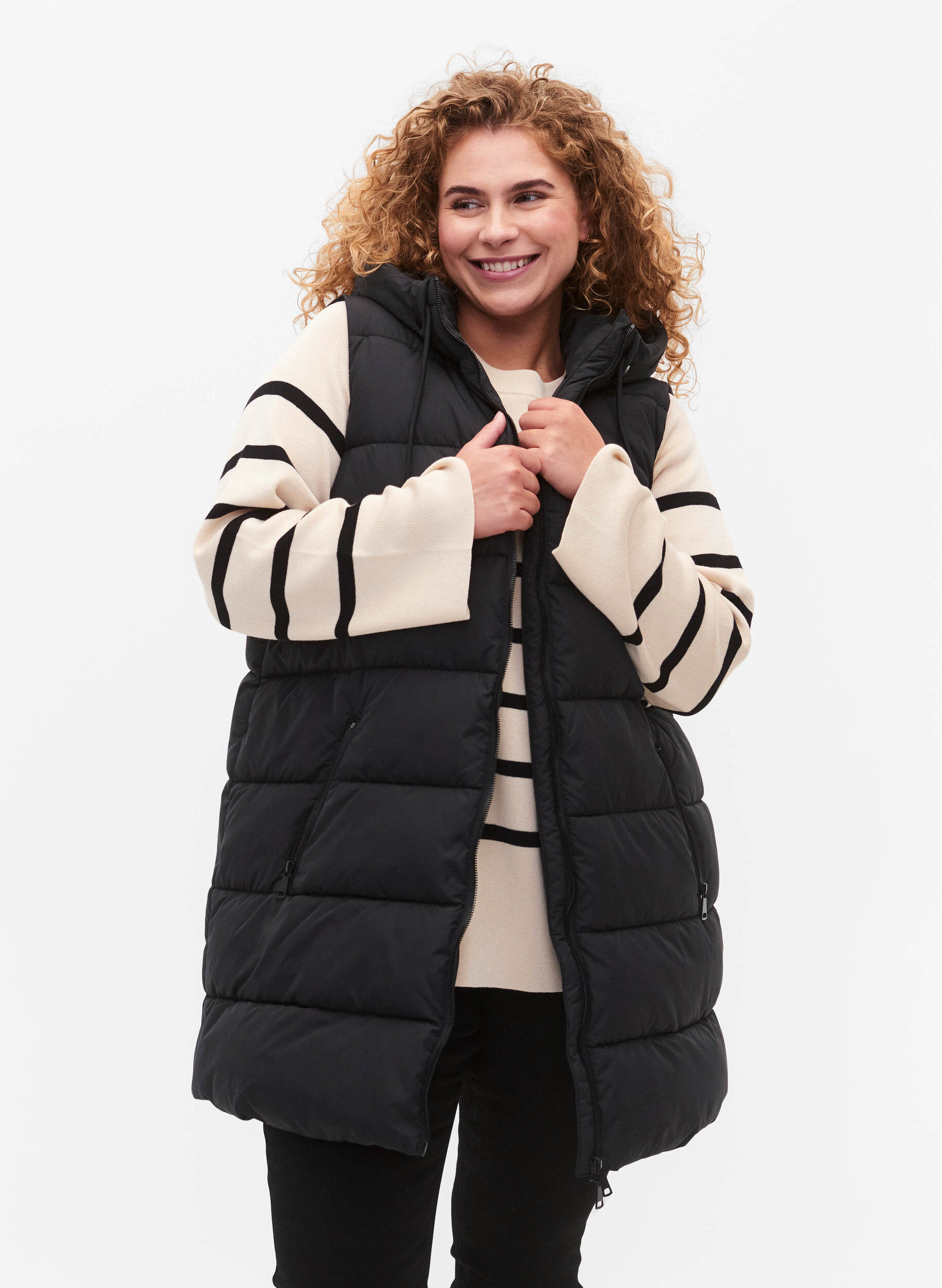 ZizziLange vest met capuchon en zakken, Zwart, Model image number 0