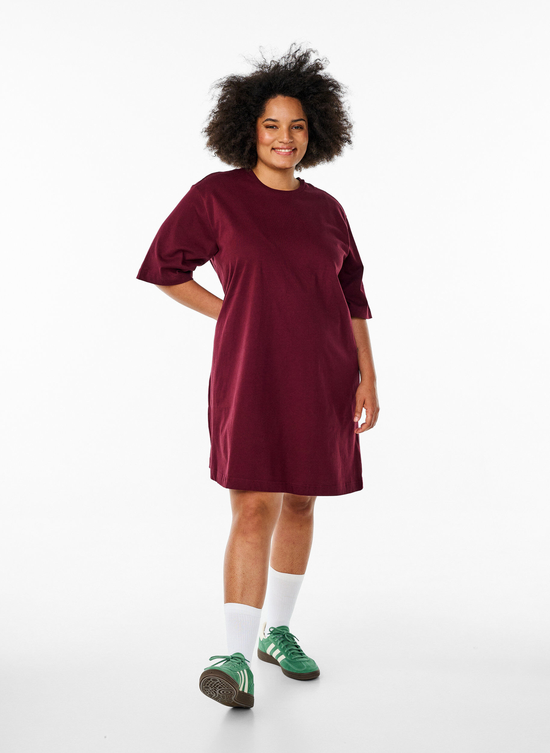 Zizzi Knielange katoenen T-shirtjurk, Rood, Model image number 0