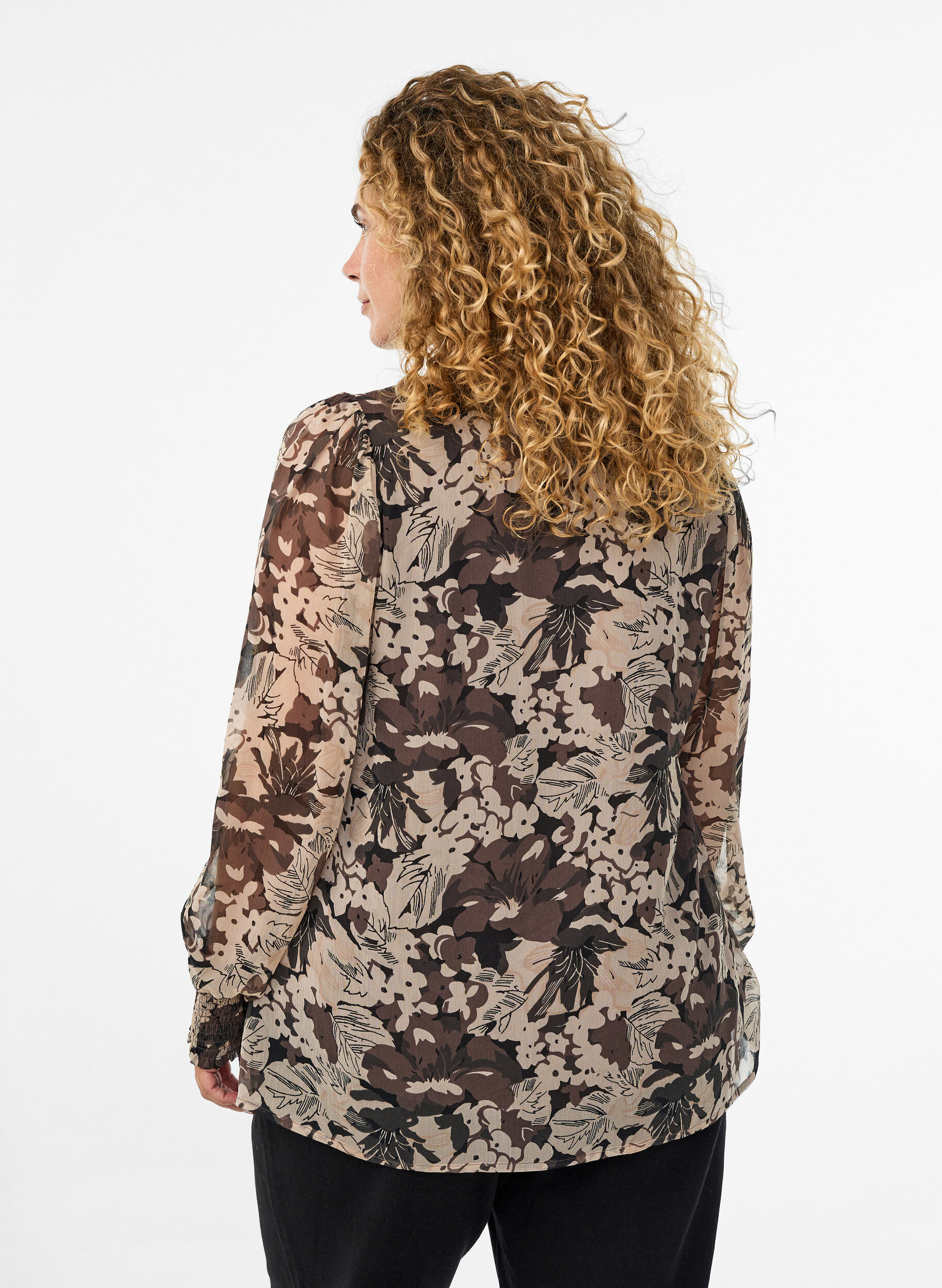 Zizzi Blouse met bloemenprint, Zwart, Model image number 2
