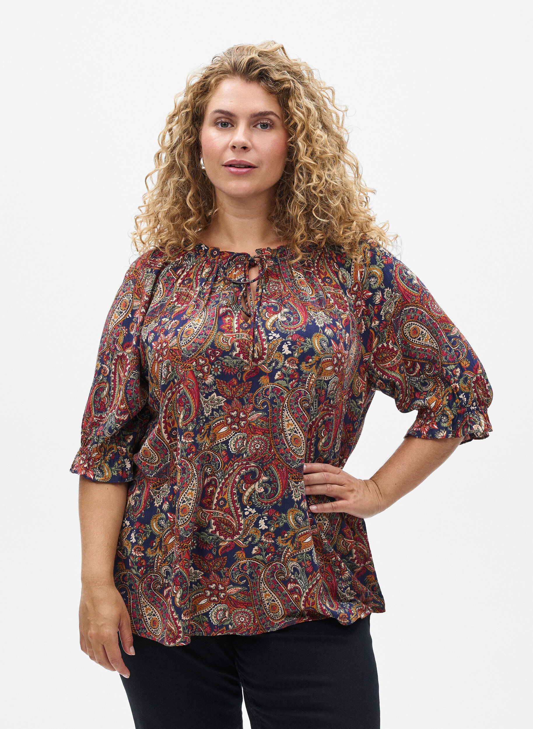 Zizzi Blouse van viscose met paisley print en mouwen tot de elleboog, Blauw, Model image number 0