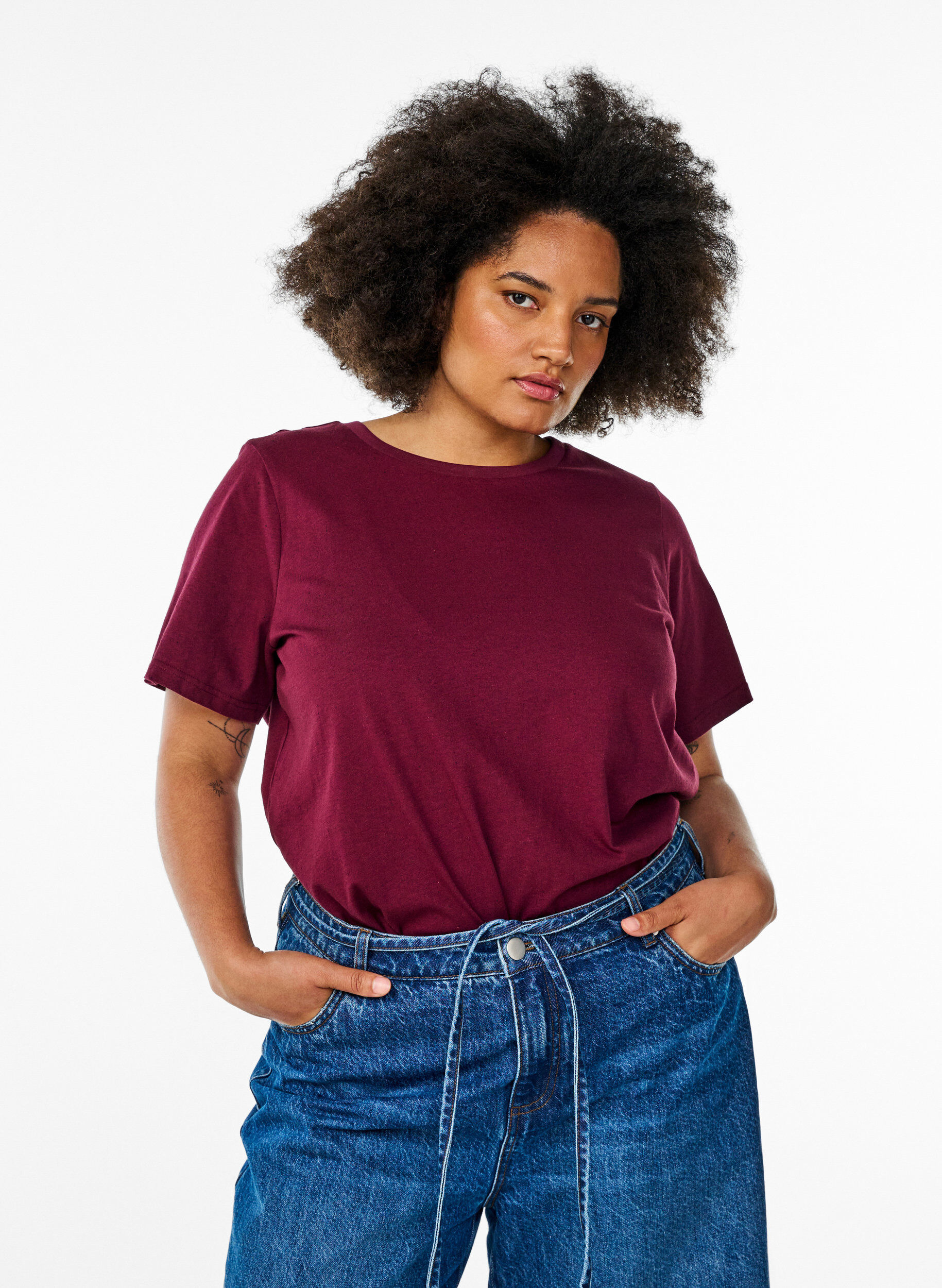 Zizzi Katoenen T-shirt met ronde hals, Donker Bordeaux, Model image number 0