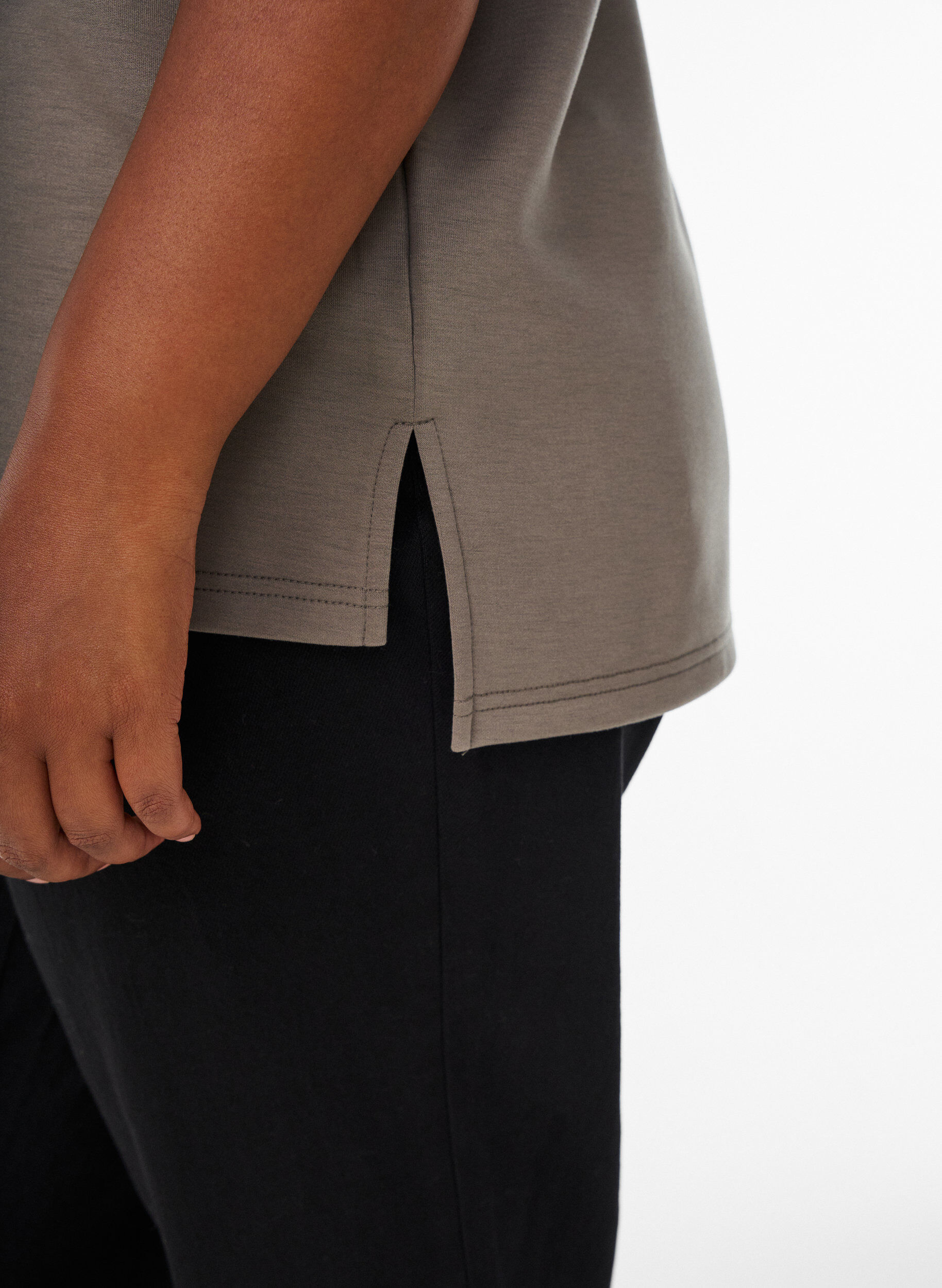 Zizzi Sweatshirt met korte mouwen en een hoge kraag, Bruin, Model image number 3