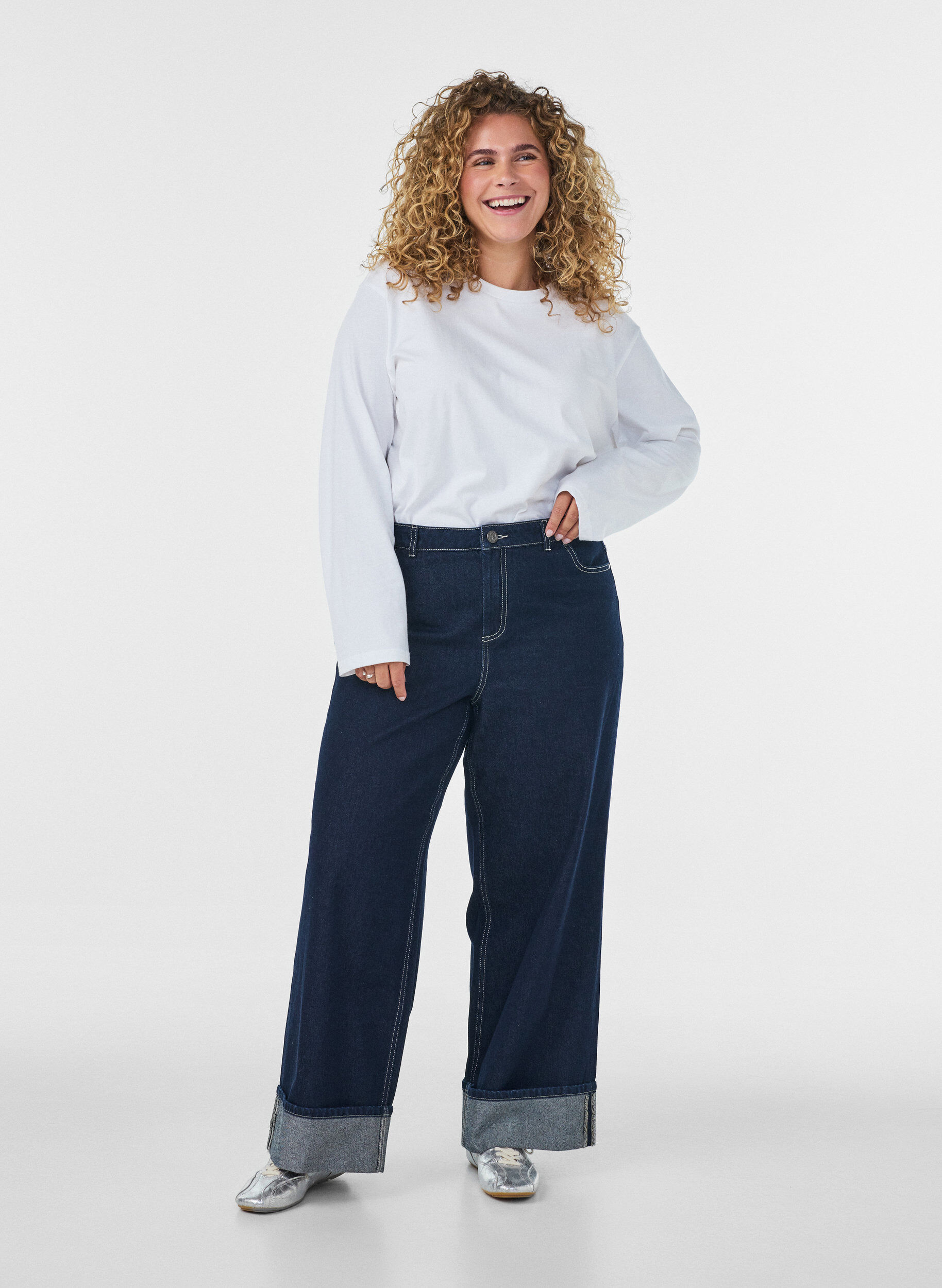 ZizziWide fit jeans met brede omslag en contraststiksels, Blauw, Model image number 0