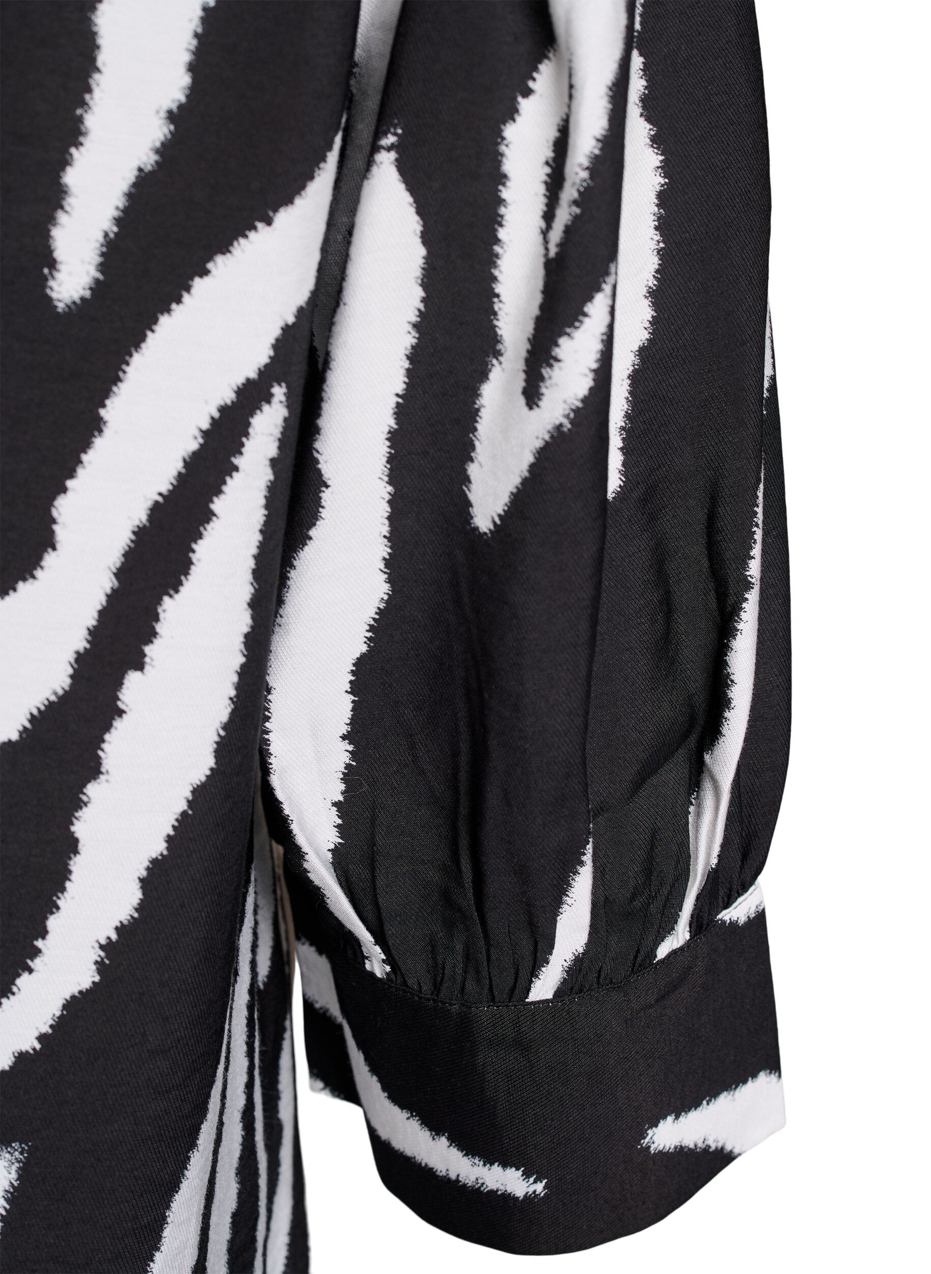 Zizzi Blouse met smock en lange mouwen, Zwart, Packshot image number 3