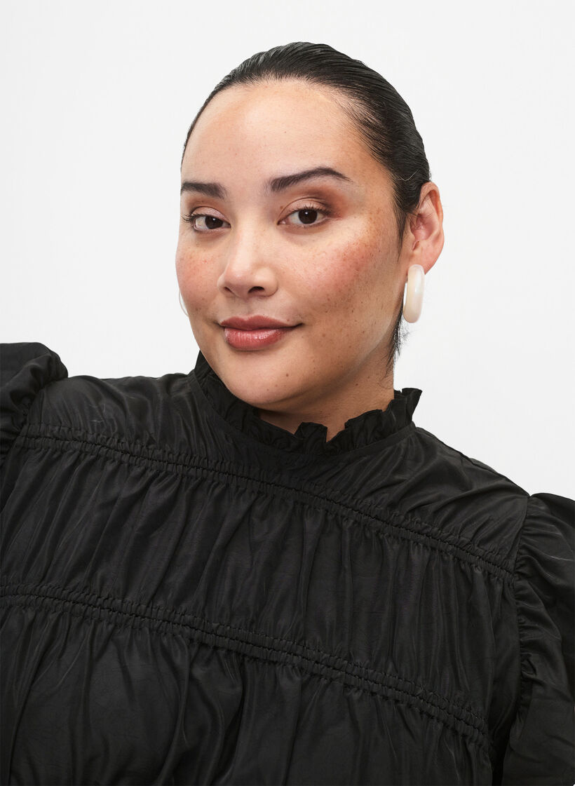 Jurk met ruches en elastische snijlijnen, Black, Model image number 3