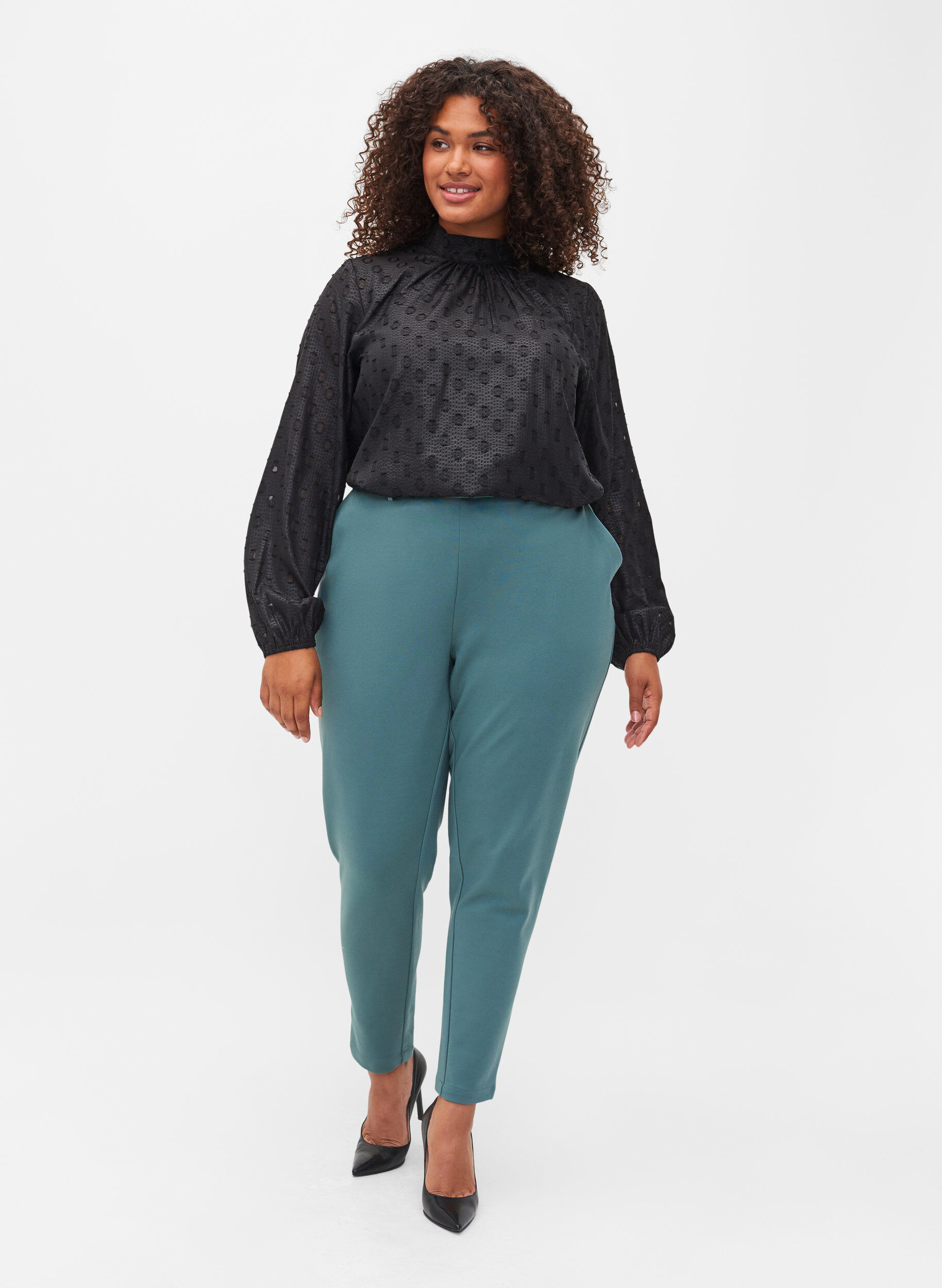 Zizzi Cropped broek met zakken, Silver Pine, Model image number 0