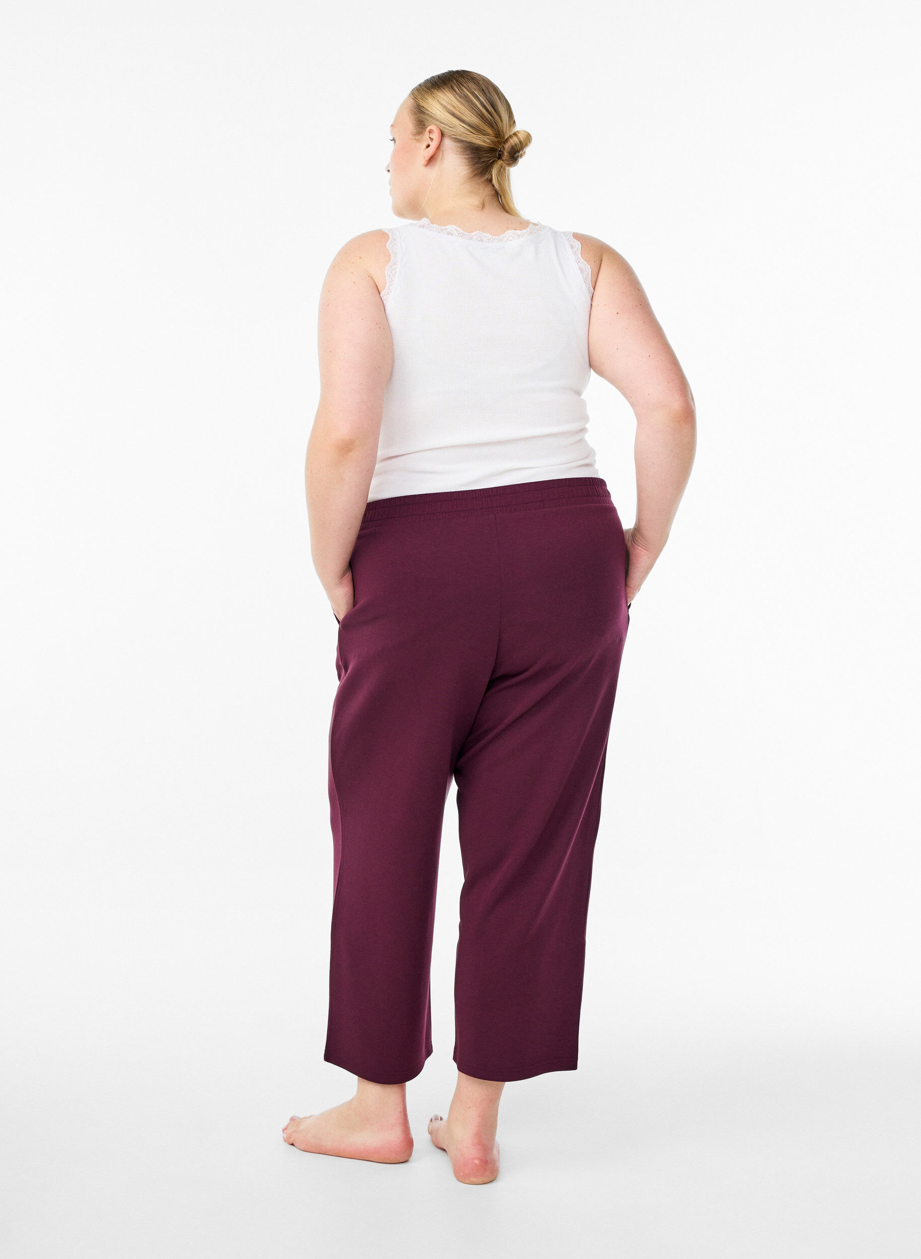 Zizzi 7/8-broek van modalmix met zakken, Donker Bordeaux, Model image number 1