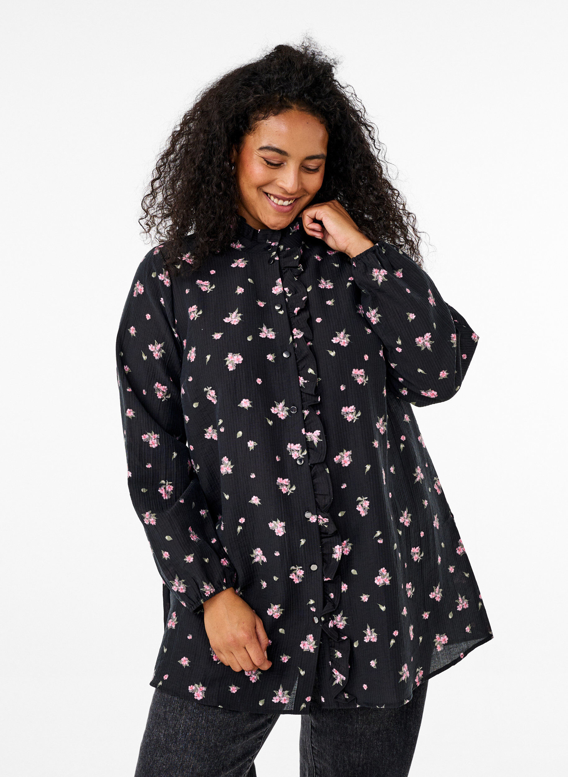 Zizzi Bloemen tuniek in lyocell, Zwart, Model image number 0