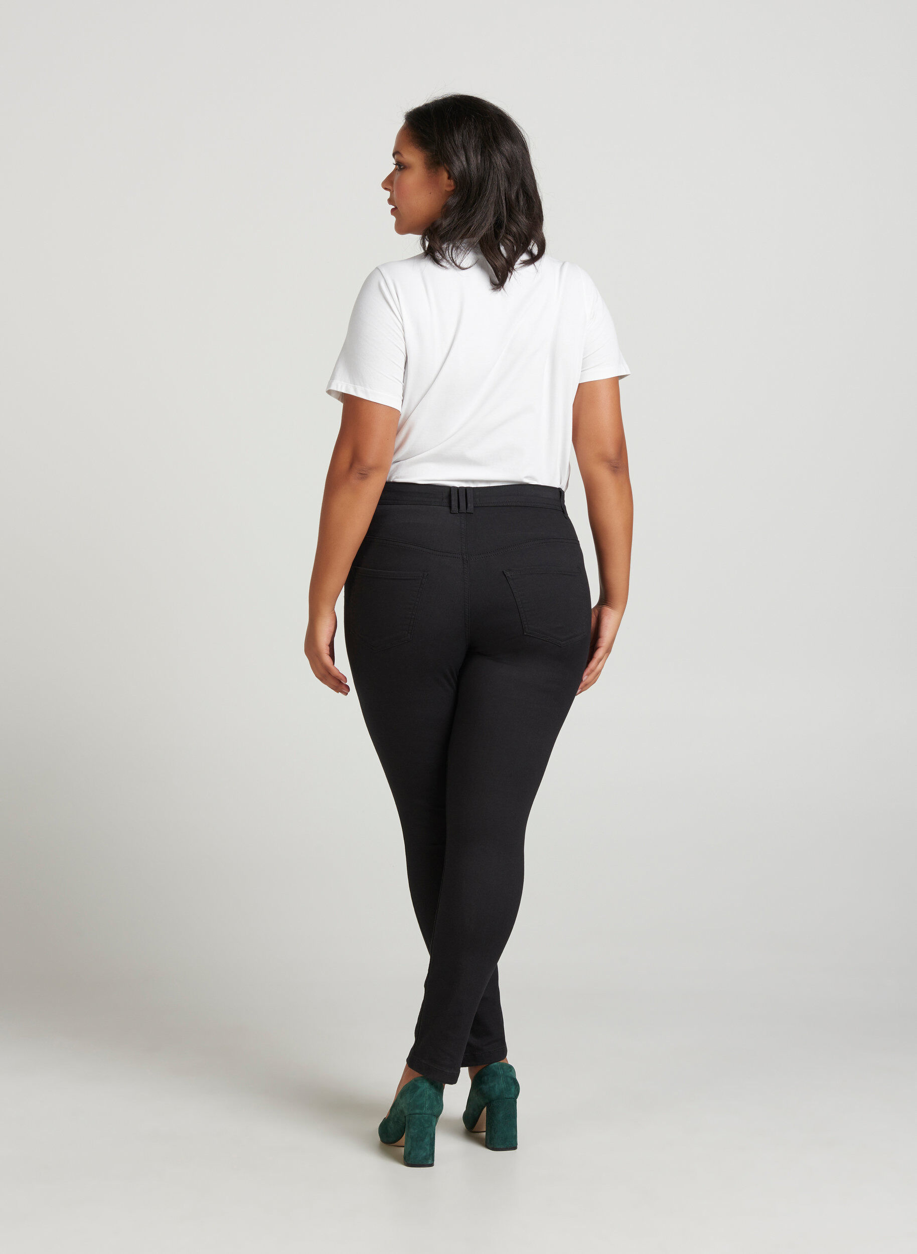 Zizzi Extra slim fit Amy jeans met hoge taille, Zwart, Model image number 2