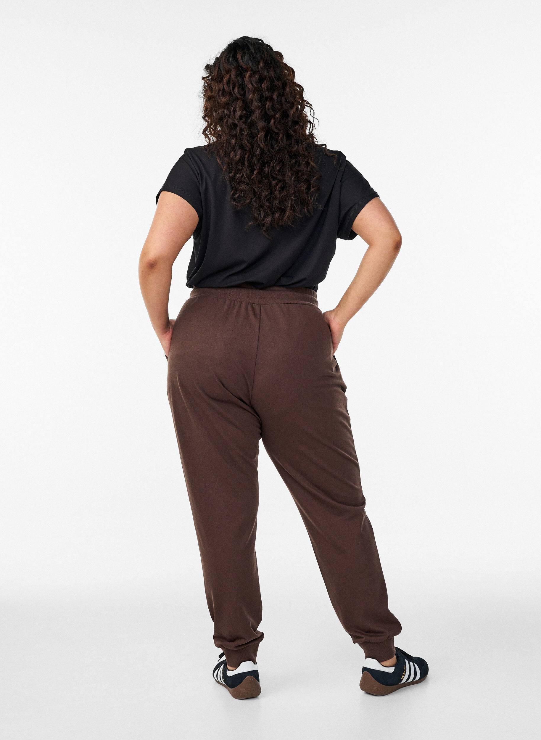 ZizziLosse trainingsbroek met zakken, Bruin, Model image number 2