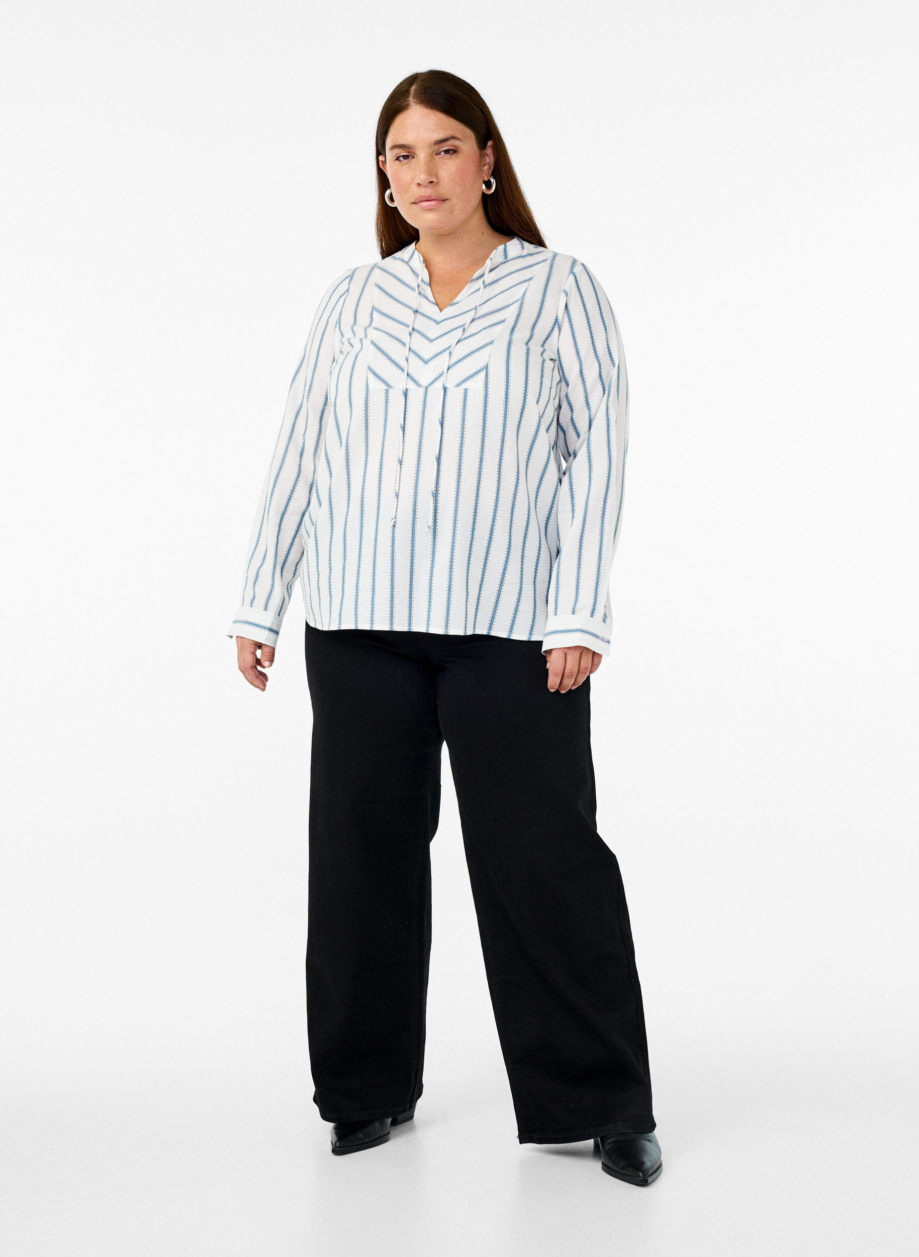 Zizzi Gestreepte blouse met strikdetail, Wit, Model image number 1