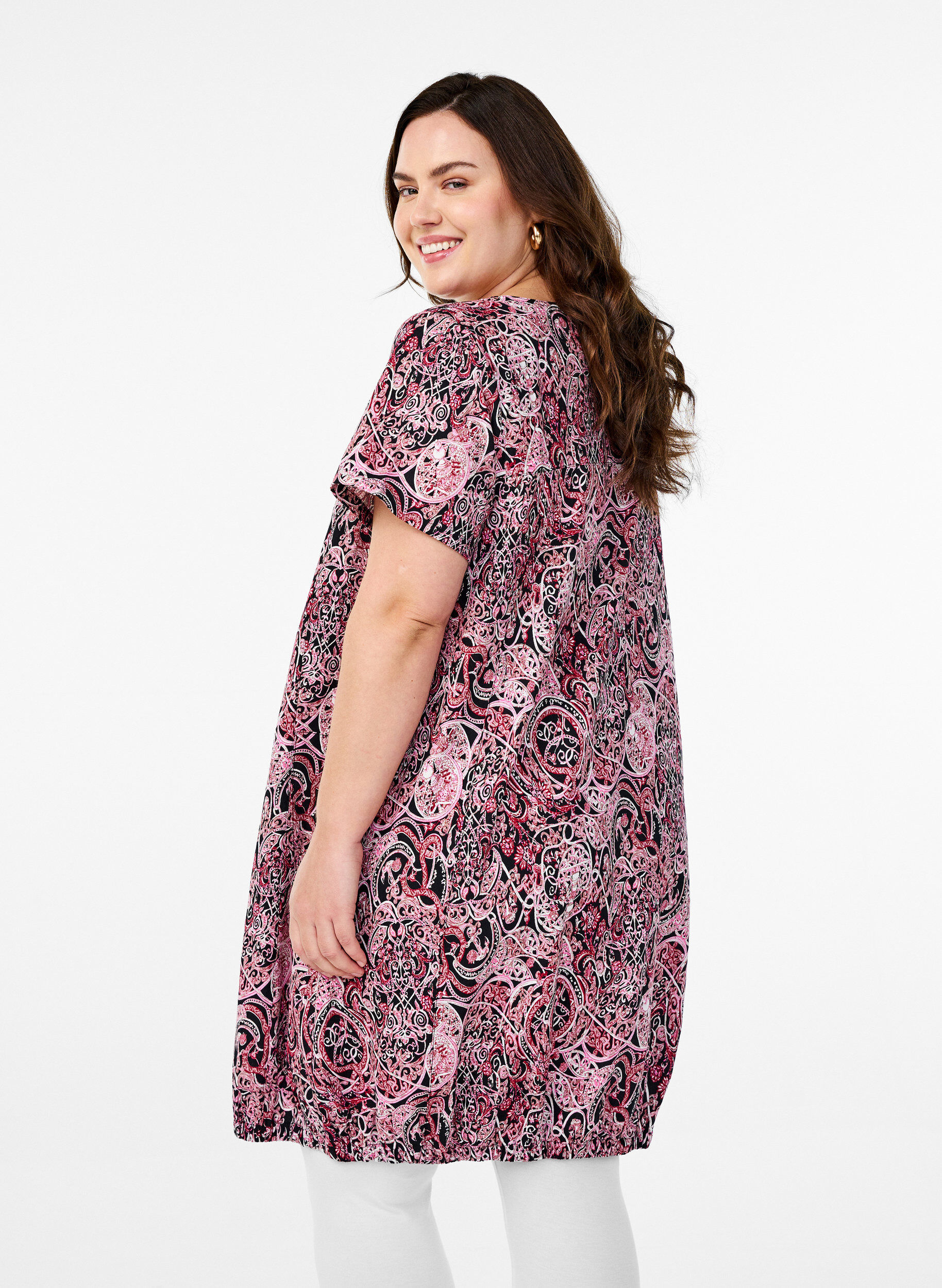 Zizzi Katoenen jurk met korte mouwen en print, Zwart, Model image number 2