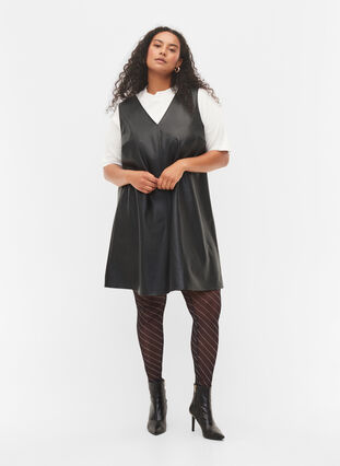 Spencer jurk van imitatieleer, Black, Model image number 2