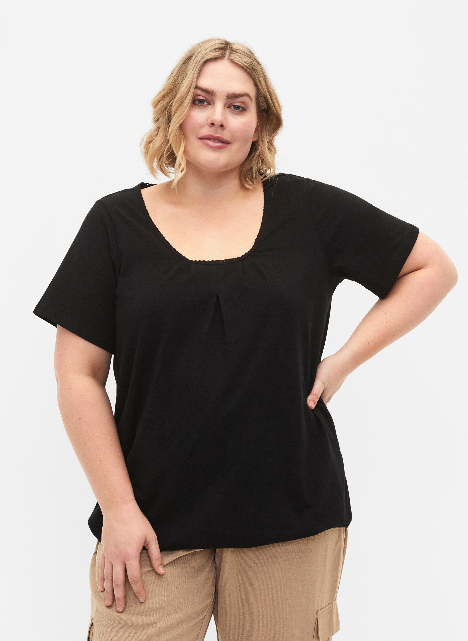 Zizzi 	 Katoenen t-shirt met korte mouwen, Black, Model image number 0