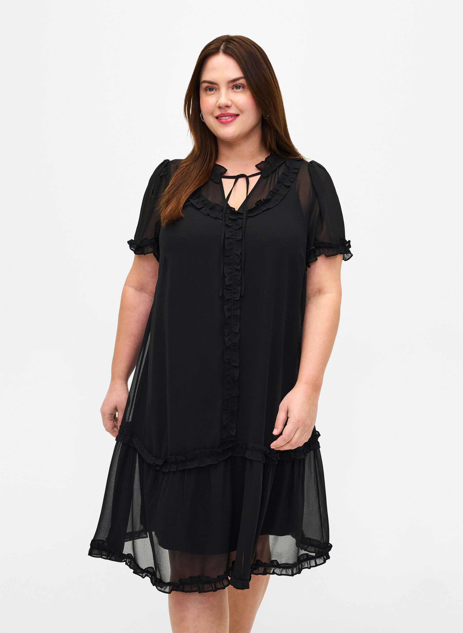 Zizzi Chiffon jurk met A-snit en ruches, Black, Model image number 0