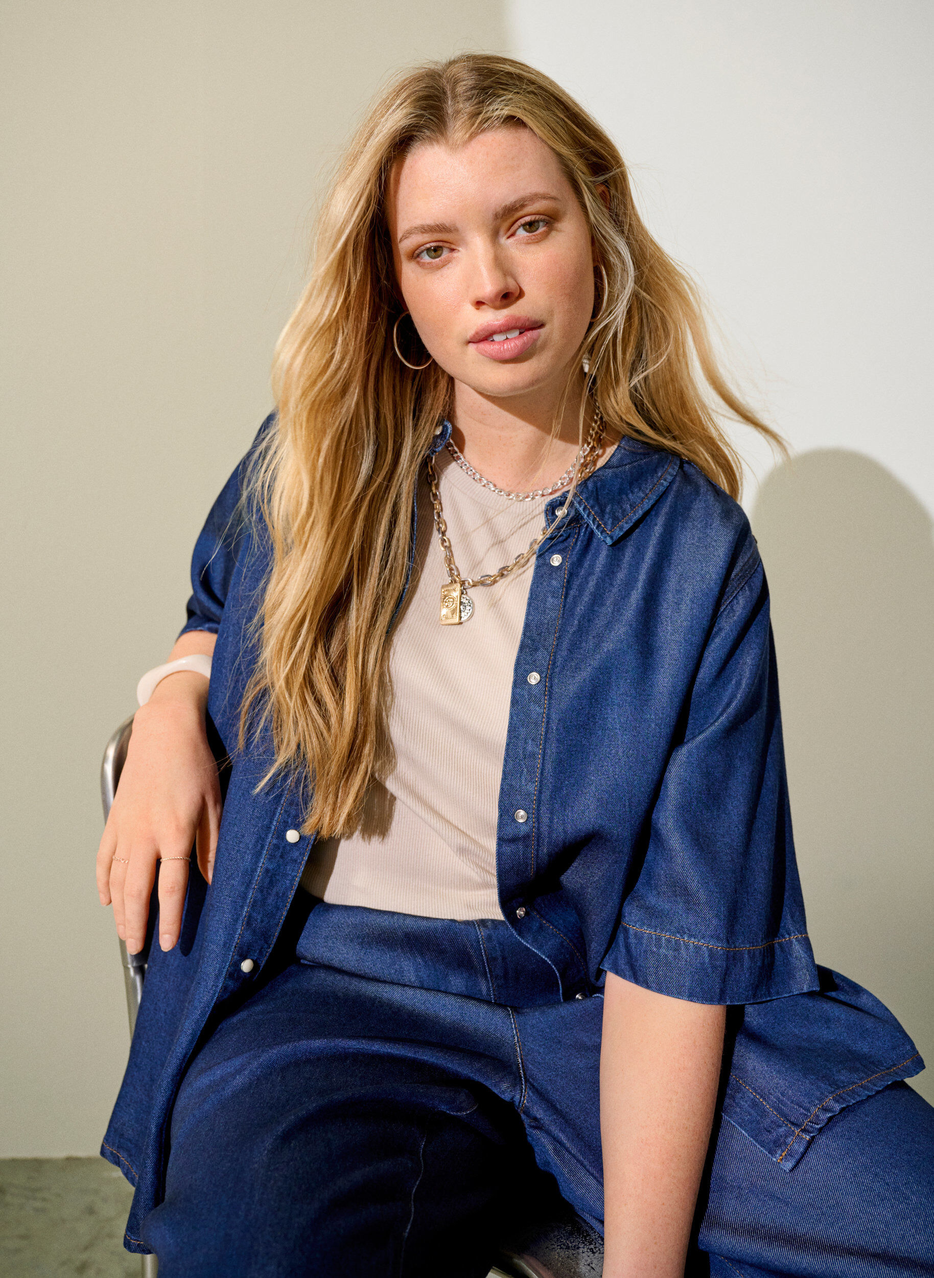 Zizzi Denimlook lyocell shirt met korte mouwen, Blauw, Image image number 0