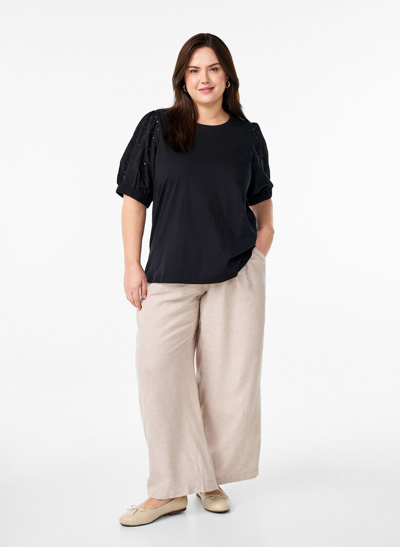 T-shirt met mouwen van broderie anglaise, Zwart, Model image number 1