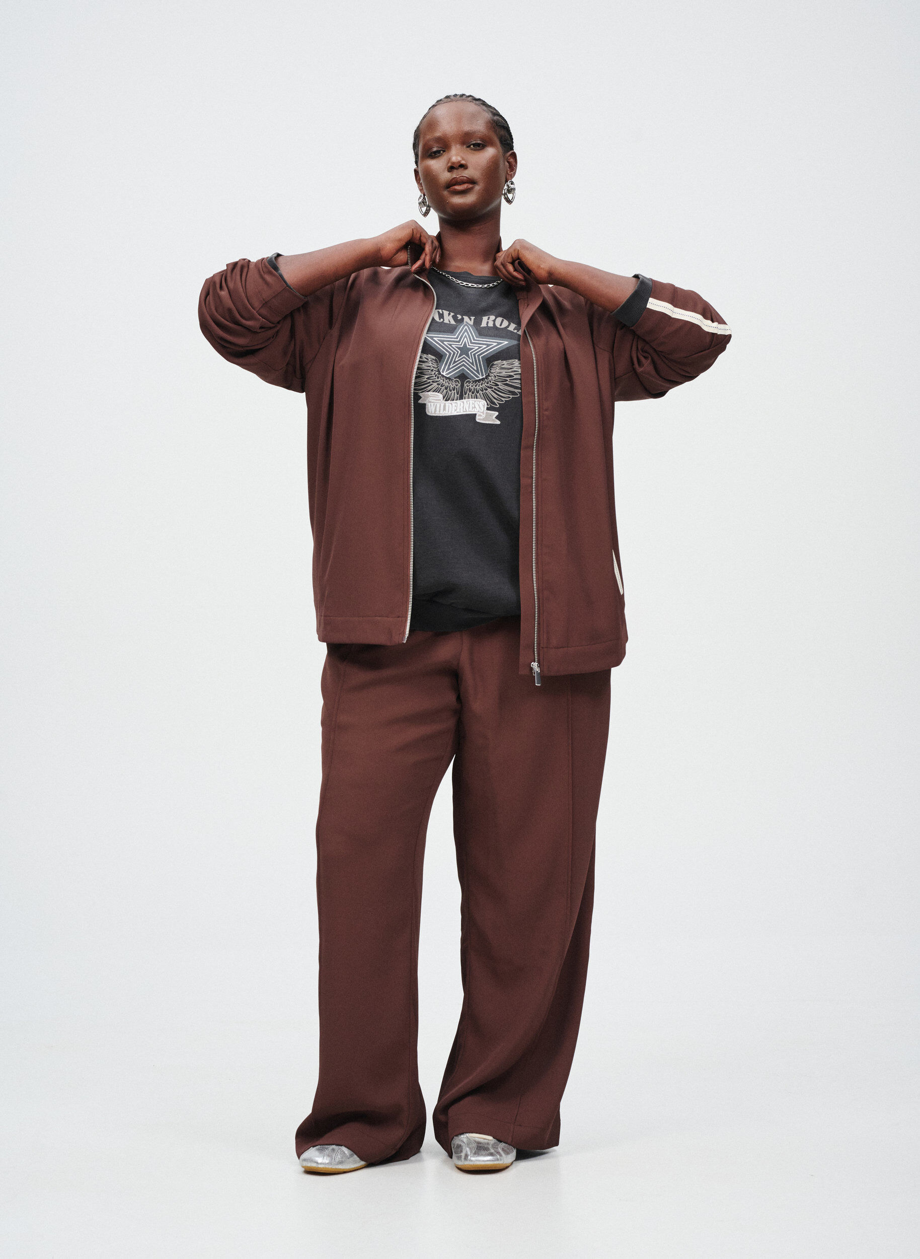 Zizzi Sportieve broek met rechte pijpen en zijstrepen, Donker Bordeaux, Image image number 0