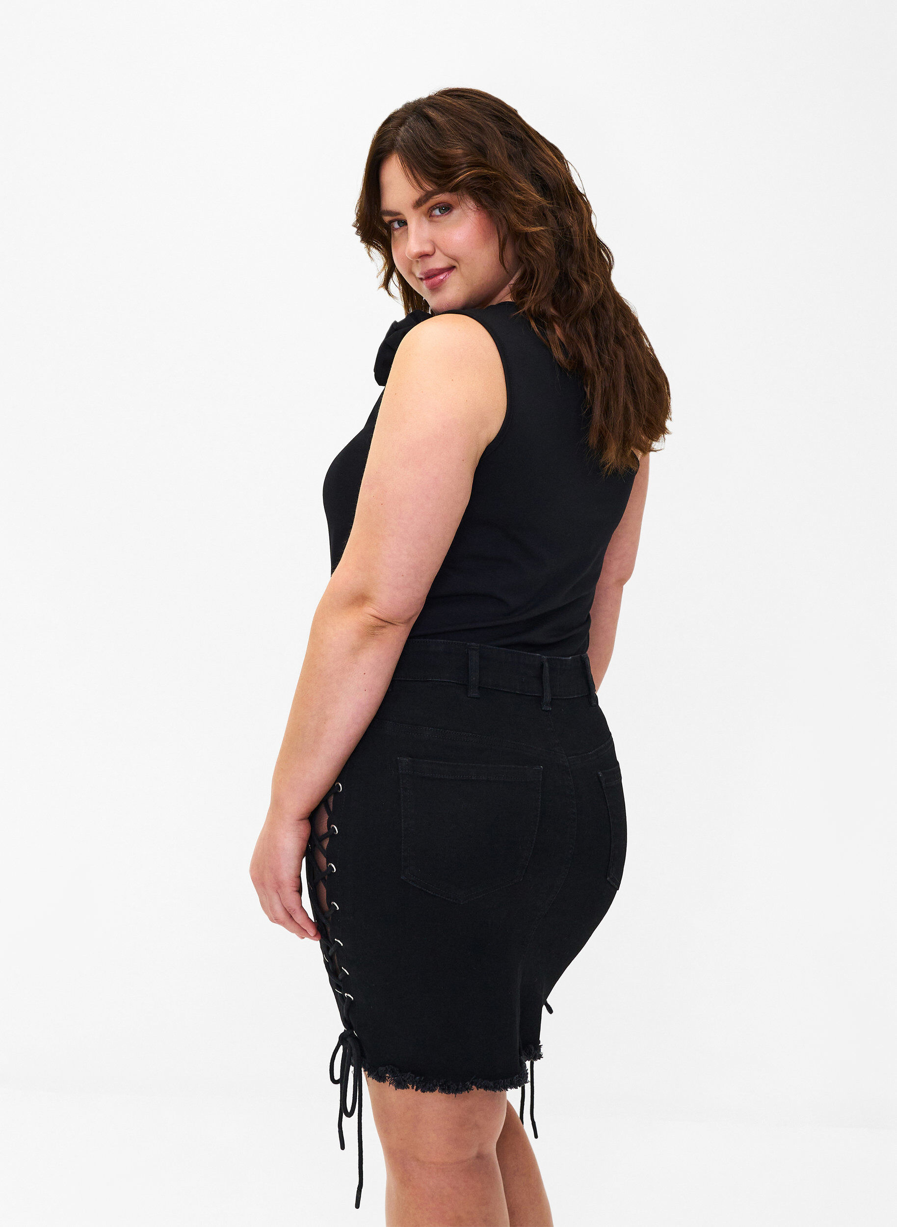 Zizzi Korte denim rok met veterdetails, Black, Model image number 1