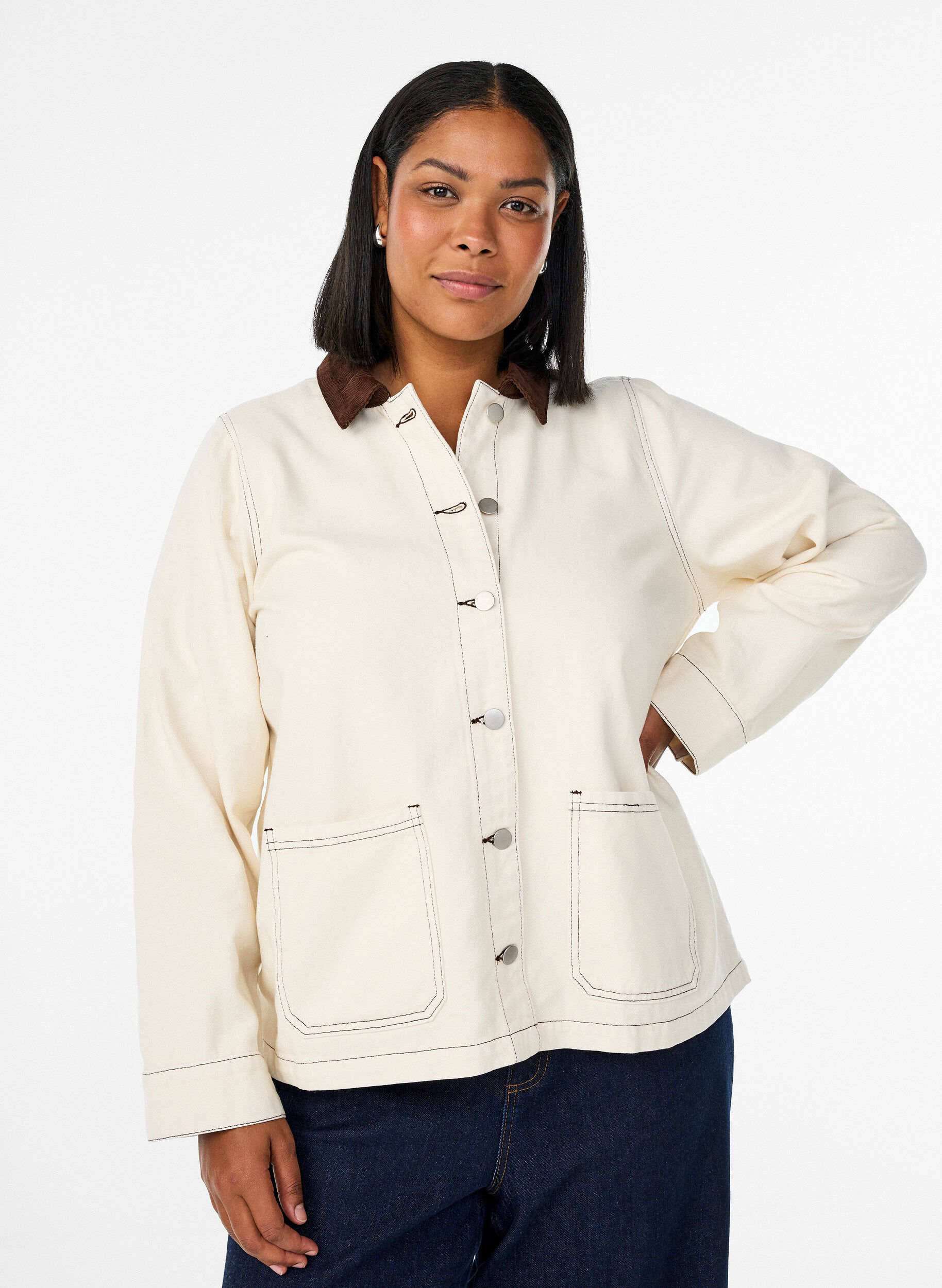 Zizzi Gekleurde denimjas met contrasterende kraag, Vanille, Model image number 0