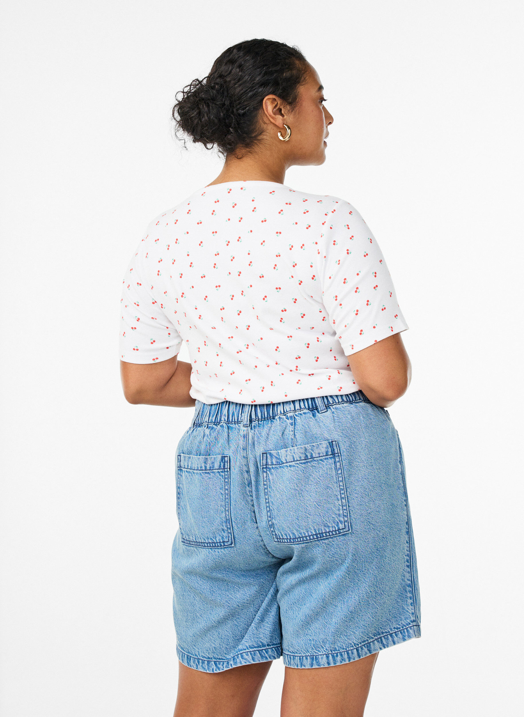 Zizzi Losse denim shorts met hoge taille, Blauw, Model image number 2