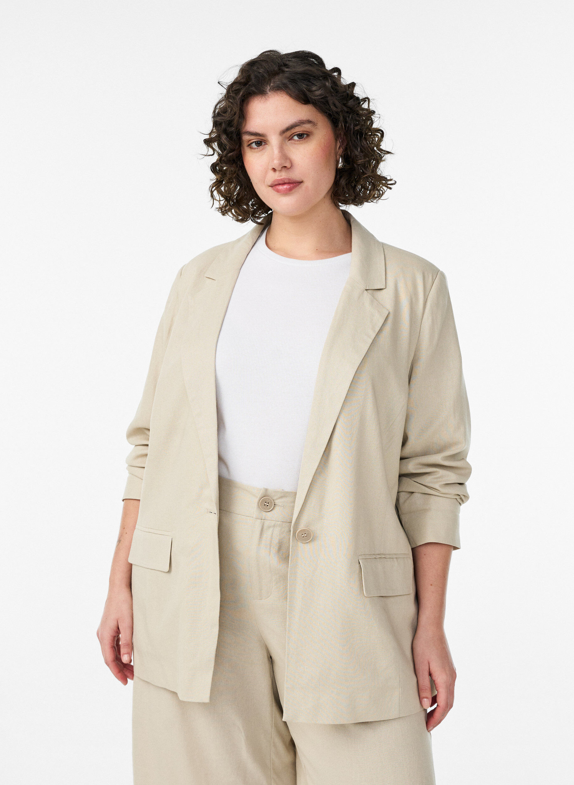 Zizzi Blazer in linnen en viscose met revers en zakken, Beige, Model image number 0